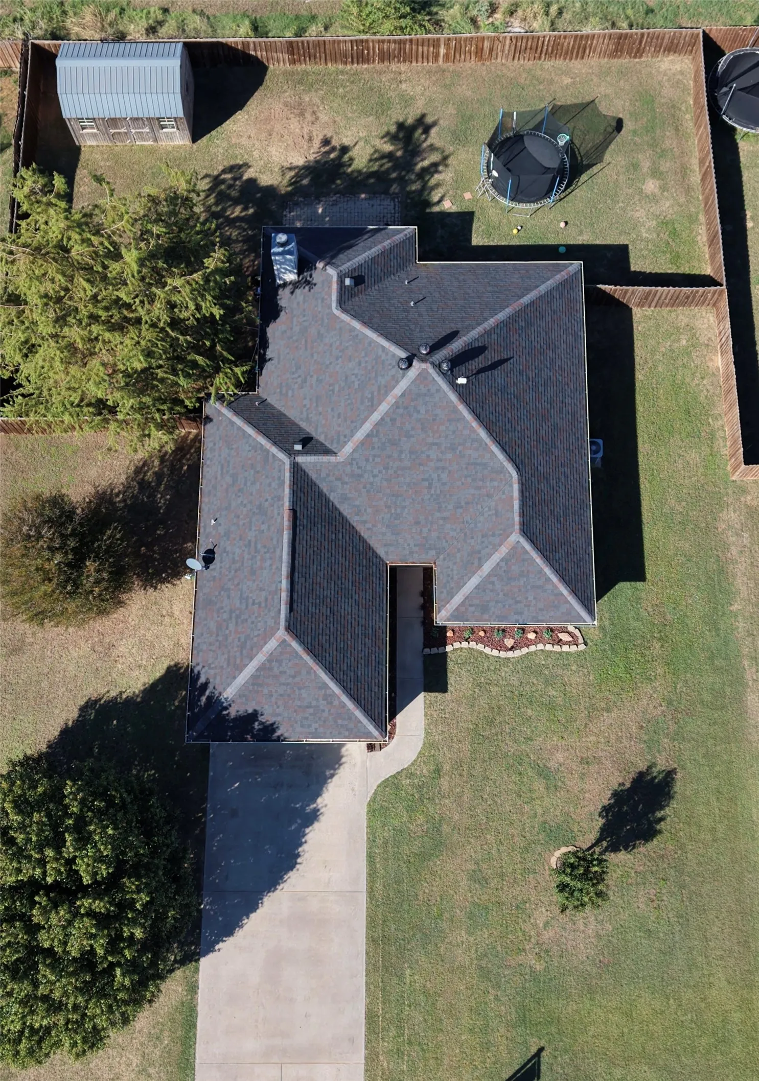 Single Family Residence For Sale in Wise County , 215 Ashley Street, Alvord, Texas 76225, 3 Bedroom, 2 Bathroom, 2 Garage spaces, 1,584 Sqft, built in 2005, mls#21402252, Real Estate Agent in Alvord, Homes For Sale in Wise county, Homes For Sale in Alvord, Realtor in Alvord Texas, Real Estate Brokerage Independent Realty Texas, Luminita Cordes Realtor