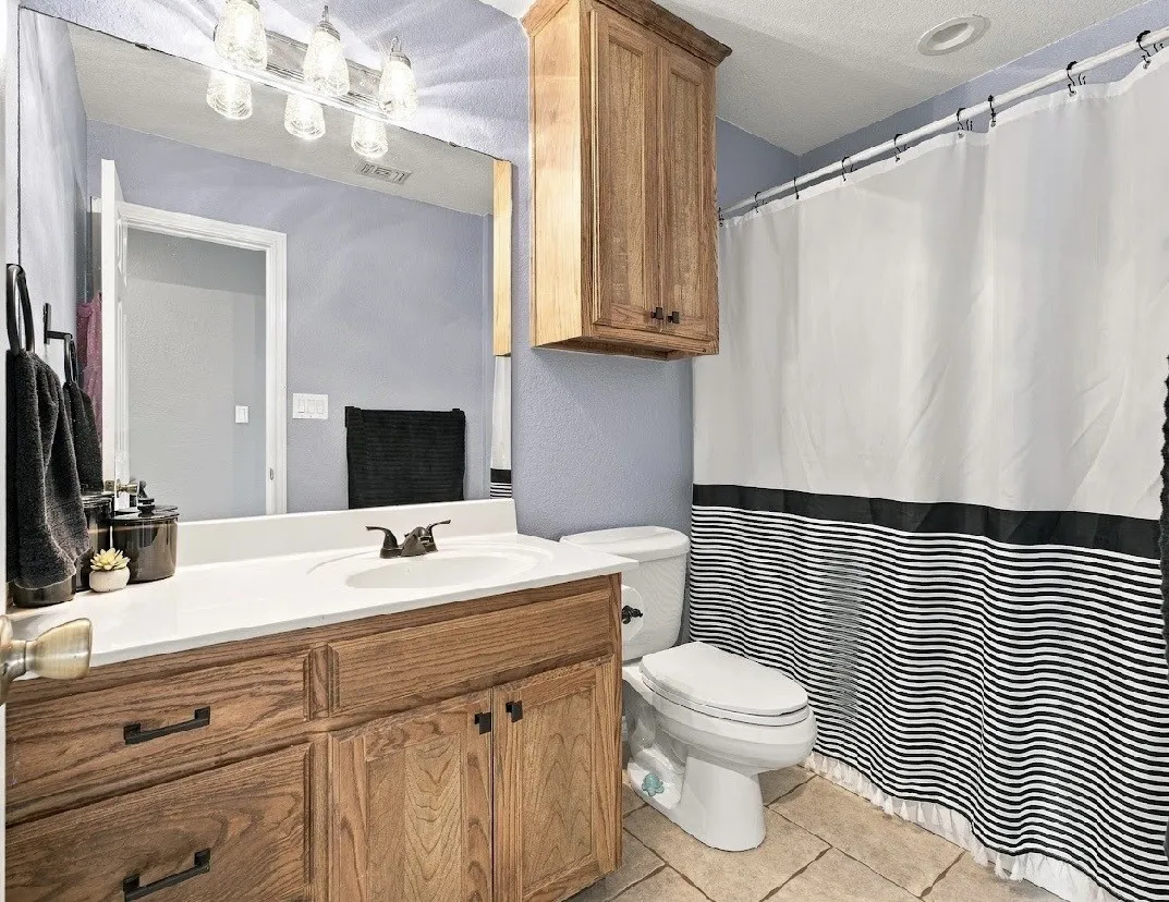 Single Family Residence For Sale in Wise County , 215 Ashley Street, Alvord, Texas 76225, 3 Bedroom, 2 Bathroom, 2 Garage spaces, 1,584 Sqft, built in 2005, mls#21402252, Real Estate Agent in Alvord, Homes For Sale in Wise county, Homes For Sale in Alvord, Realtor in Alvord Texas, Real Estate Brokerage Independent Realty Texas, Luminita Cordes Realtor