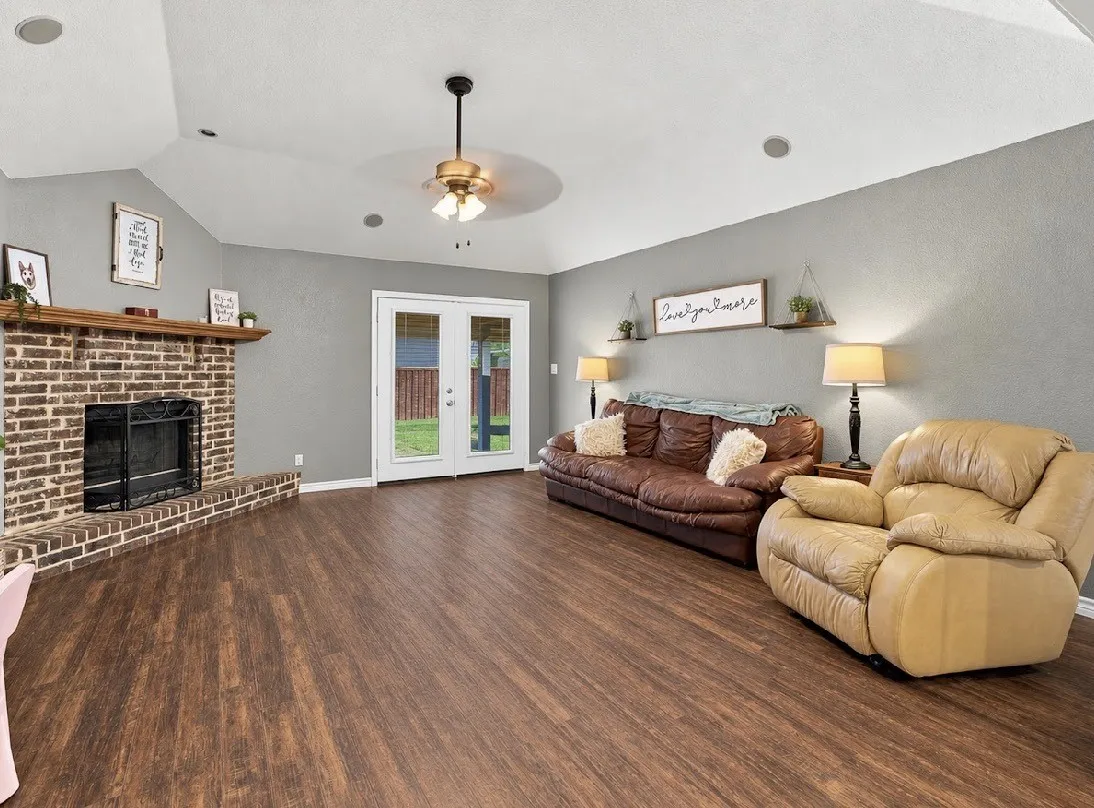 Single Family Residence For Sale in Wise County , 215 Ashley Street, Alvord, Texas 76225, 3 Bedroom, 2 Bathroom, 2 Garage spaces, 1,584 Sqft, built in 2005, mls#21402252, Real Estate Agent in Alvord, Homes For Sale in Wise county, Homes For Sale in Alvord, Realtor in Alvord Texas, Real Estate Brokerage Independent Realty Texas, Luminita Cordes Realtor