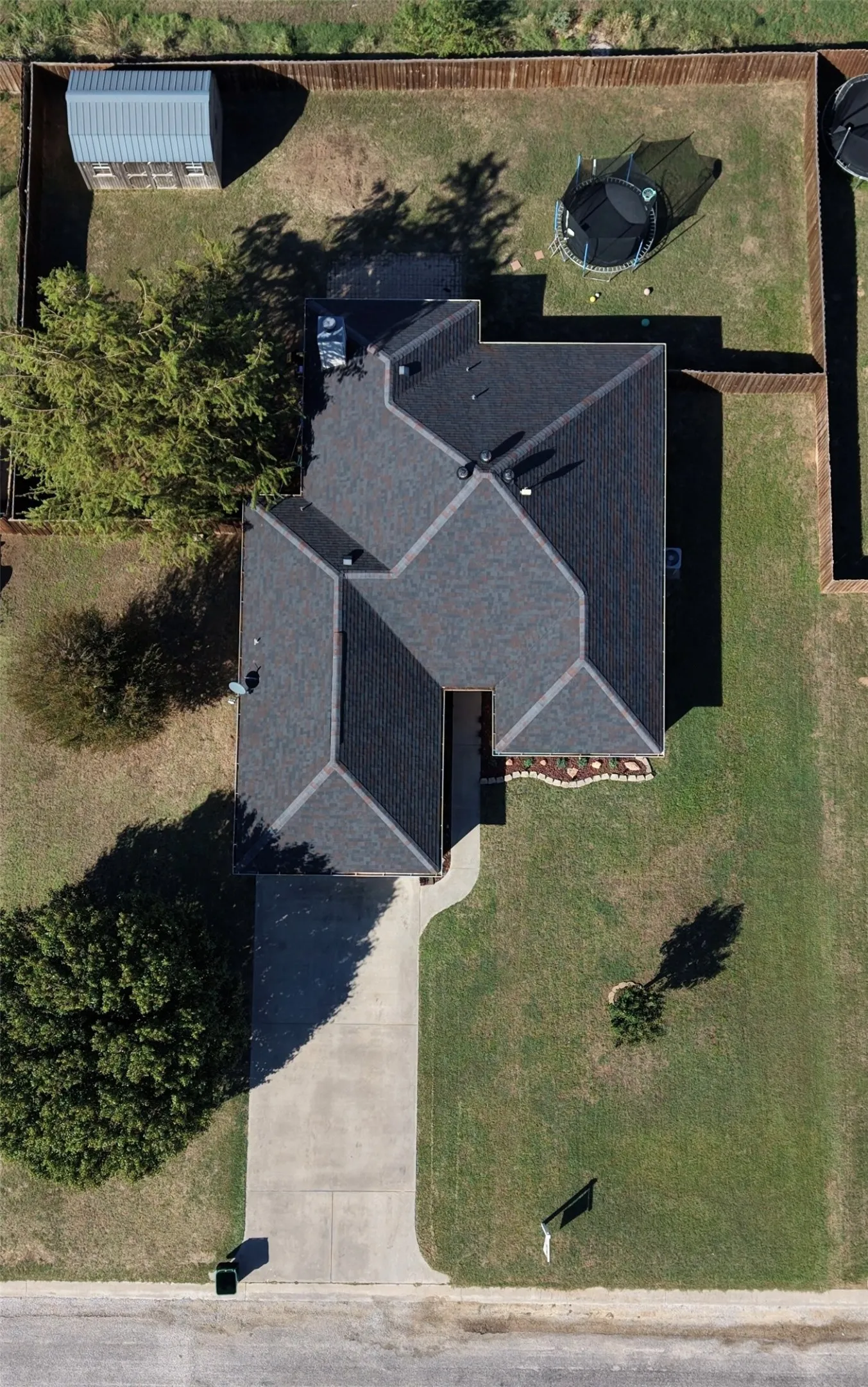 Single Family Residence For Sale in Wise County , 215 Ashley Street, Alvord, Texas 76225, 3 Bedroom, 2 Bathroom, 2 Garage spaces, 1,584 Sqft, built in 2005, mls#21402252, Real Estate Agent in Alvord, Homes For Sale in Wise county, Homes For Sale in Alvord, Realtor in Alvord Texas, Real Estate Brokerage Independent Realty Texas, Luminita Cordes Realtor