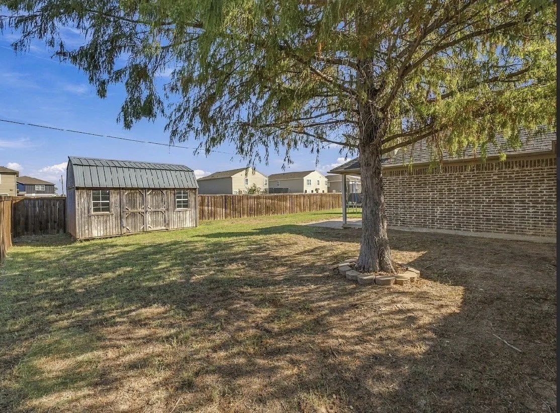 Single Family Residence For Sale in Wise County , 215 Ashley Street, Alvord, Texas 76225, 3 Bedroom, 2 Bathroom, 2 Garage spaces, 1,584 Sqft, built in 2005, mls#21402252, Real Estate Agent in Alvord, Homes For Sale in Wise county, Homes For Sale in Alvord, Realtor in Alvord Texas, Real Estate Brokerage Independent Realty Texas, Luminita Cordes Realtor