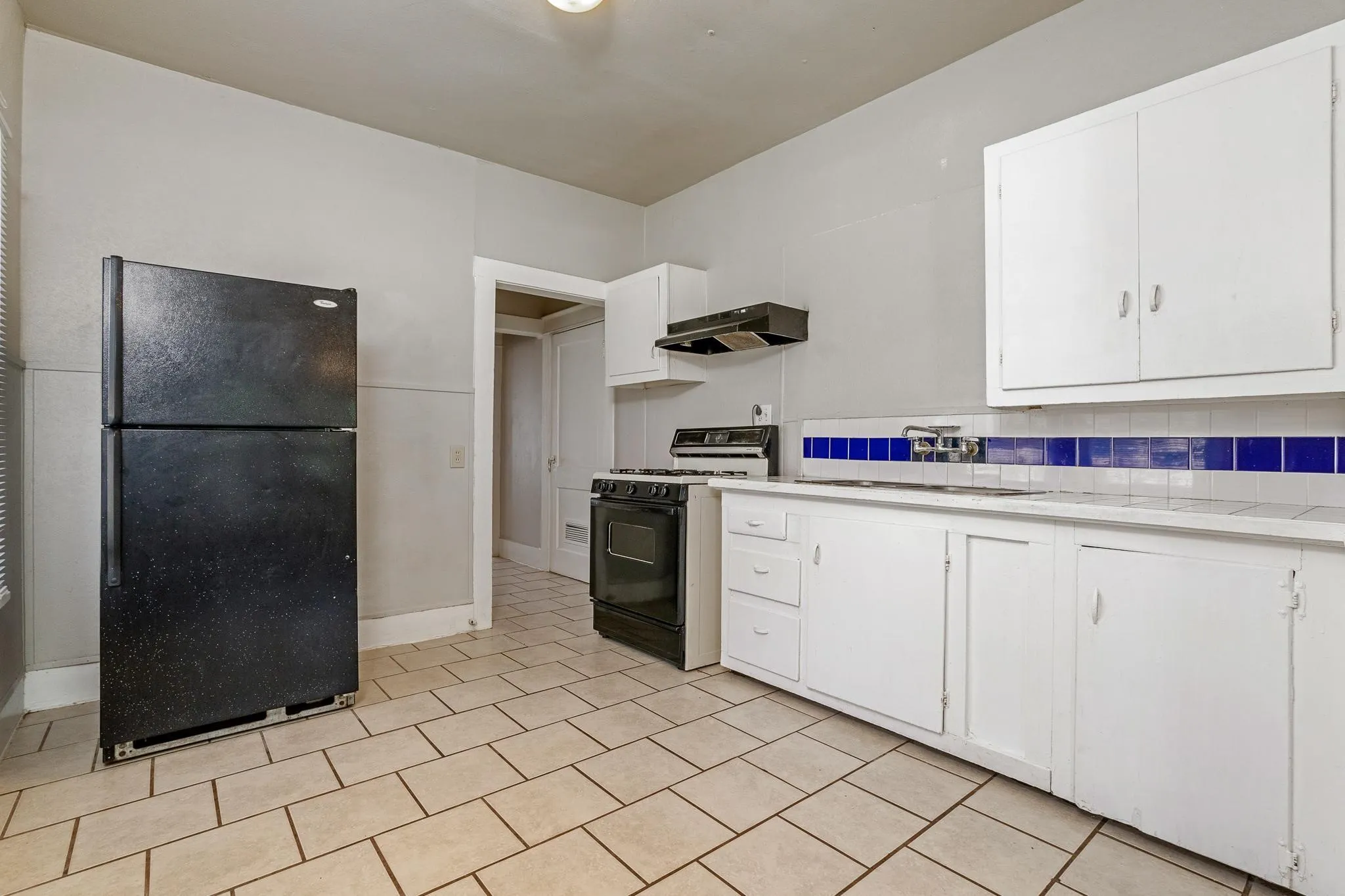 Duplex For Rent in Taylor County , 1835 S 8th Street, Abilene, Texas 79602, 1 Bedroom, 1 Bathroom, Garage spaces, 780 Sqft, built in 1939, mls#21402313, Real Estate Agent in Abilene, Homes For Rent in Taylor county, Homes For Rent in Abilene, Realtor in Abilene Texas, Real Estate Brokerage Independent Realty Texas, Luminita Cordes Realtor
