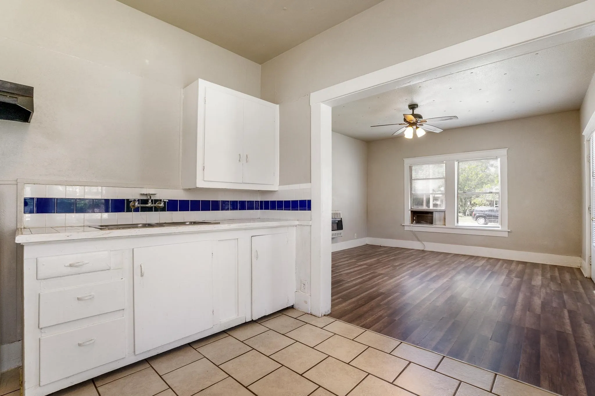 Duplex For Rent in Taylor County , 1835 S 8th Street, Abilene, Texas 79602, 1 Bedroom, 1 Bathroom, Garage spaces, 780 Sqft, built in 1939, mls#21402313, Real Estate Agent in Abilene, Homes For Rent in Taylor county, Homes For Rent in Abilene, Realtor in Abilene Texas, Real Estate Brokerage Independent Realty Texas, Luminita Cordes Realtor