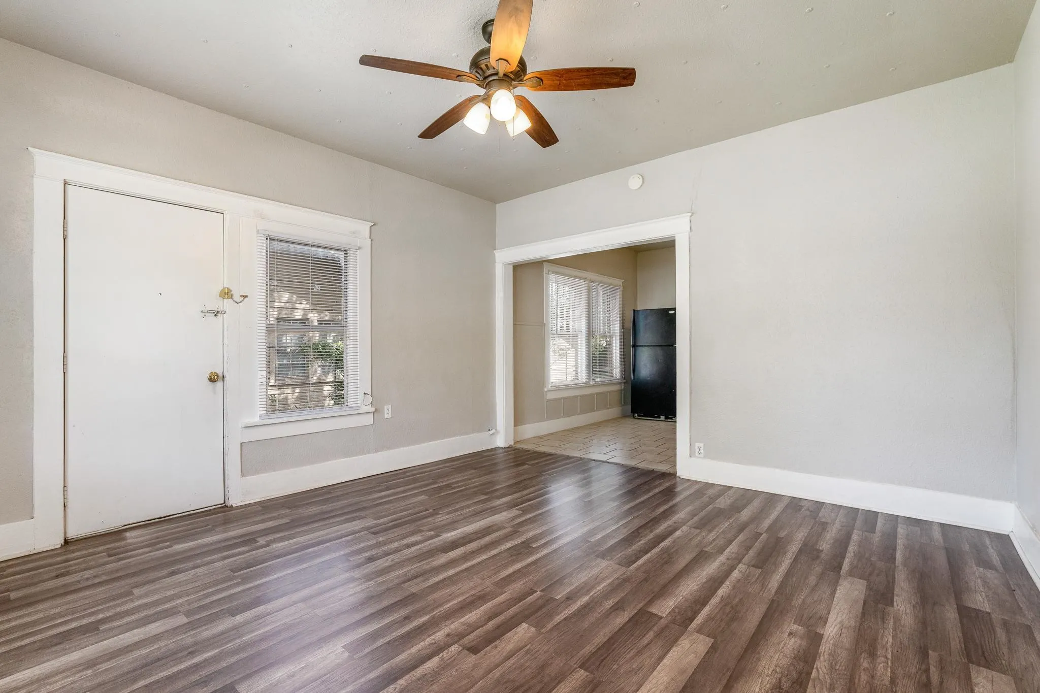 Duplex For Rent in Taylor County , 1835 S 8th Street, Abilene, Texas 79602, 1 Bedroom, 1 Bathroom, Garage spaces, 780 Sqft, built in 1939, mls#21402313, Real Estate Agent in Abilene, Homes For Rent in Taylor county, Homes For Rent in Abilene, Realtor in Abilene Texas, Real Estate Brokerage Independent Realty Texas, Luminita Cordes Realtor