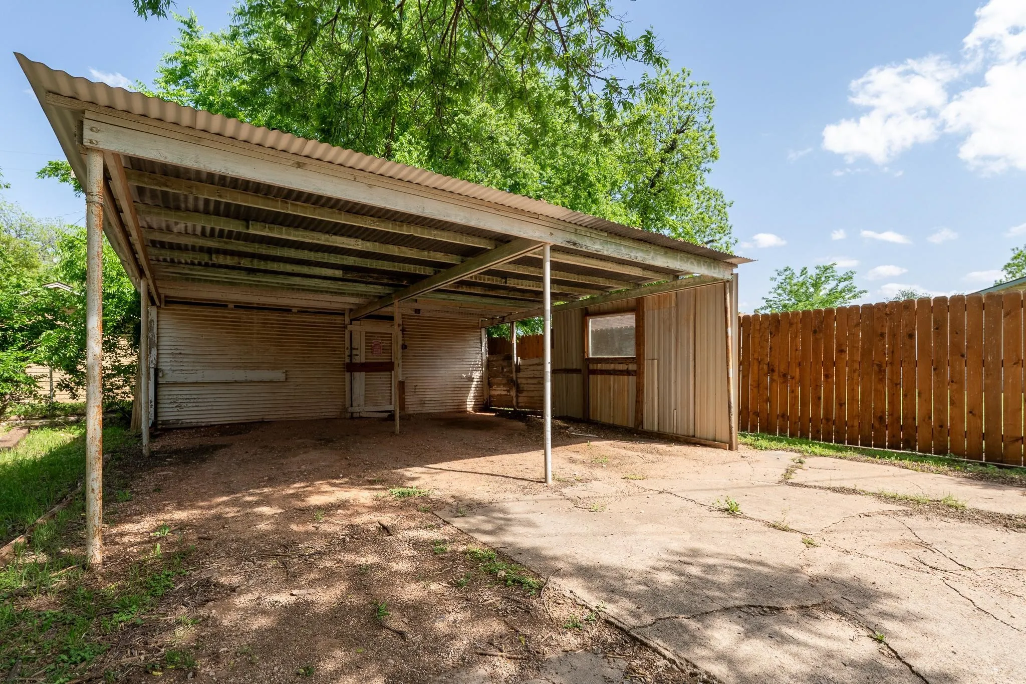 Duplex For Rent in Taylor County , 1835 S 8th Street, Abilene, Texas 79602, 1 Bedroom, 1 Bathroom, Garage spaces, 780 Sqft, built in 1939, mls#21402313, Real Estate Agent in Abilene, Homes For Rent in Taylor county, Homes For Rent in Abilene, Realtor in Abilene Texas, Real Estate Brokerage Independent Realty Texas, Luminita Cordes Realtor