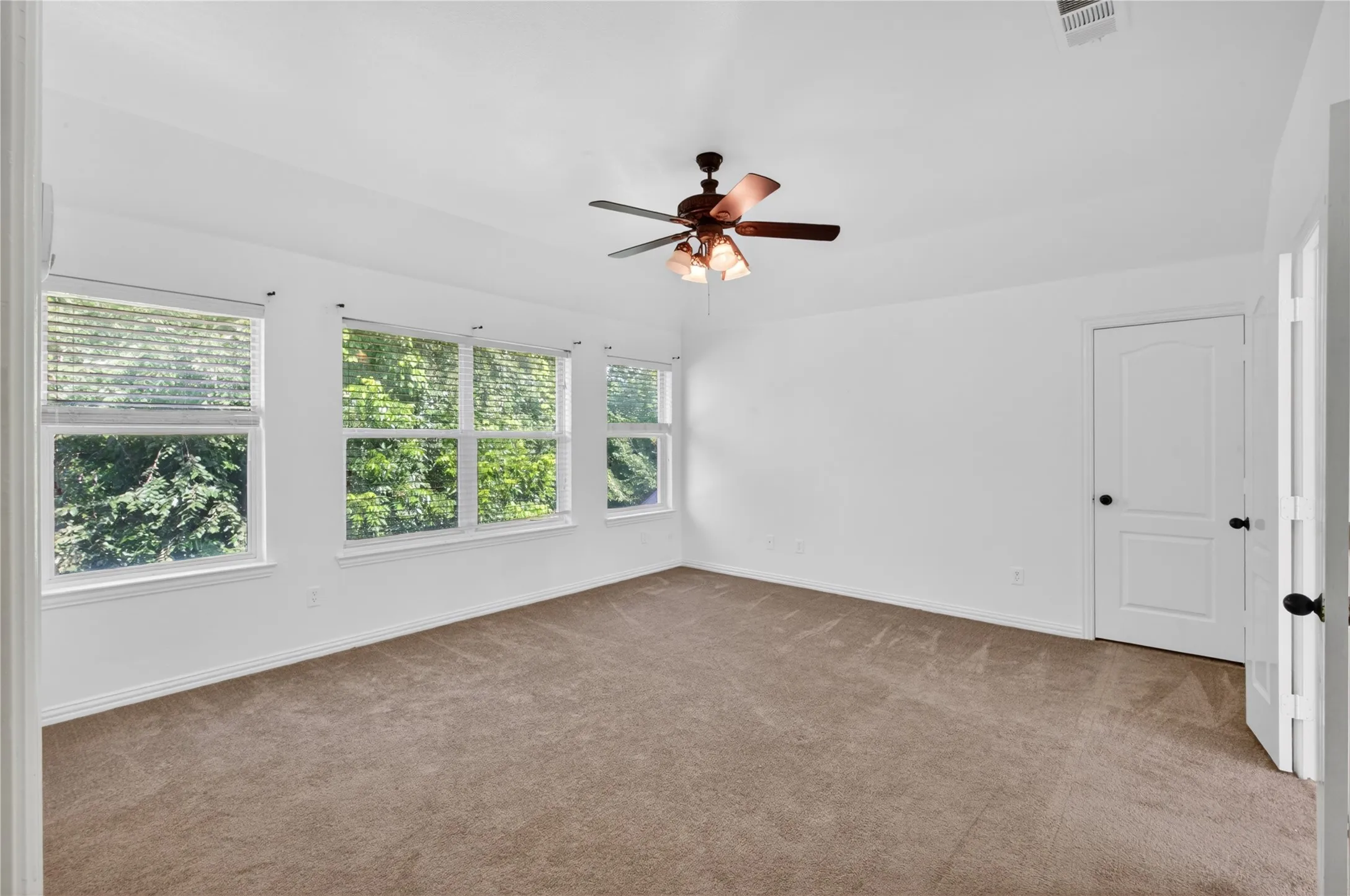 Single Family Residence For Rent in Dallas County , 509 Heath Lane, Coppell, Texas 75019, 4 Bedroom, 3 Bathroom, 2 Garage spaces, 2,457 Sqft, built in 2008, mls#21402318, Real Estate Agent in Coppell, Homes For Rent in Dallas county, Homes For Rent in Coppell, Realtor in Coppell Texas, Real Estate Brokerage Independent Realty Texas, Luminita Cordes Realtor