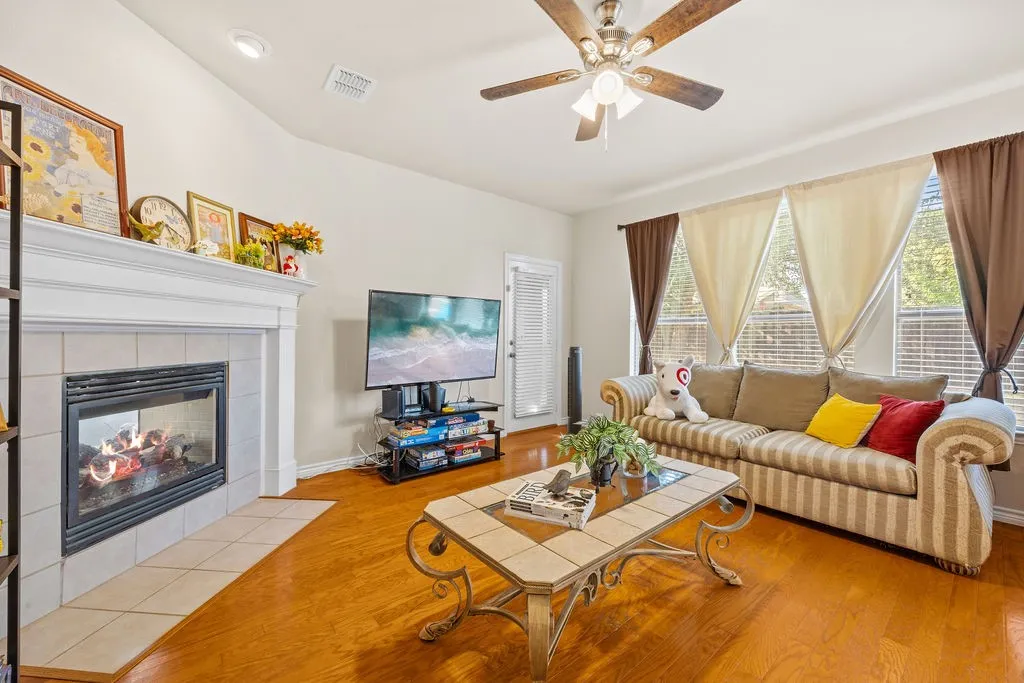 Single Family Residence For Rent in Collin County , 9300 Jerico Drive, Mc Kinney, Texas 75072, 4 Bedroom, 3 Bathroom, 2 Garage spaces, 2,604 Sqft, built in 2006, mls#21396276, Real Estate Agent in Mc Kinney, Homes For Rent in Collin county, Homes For Rent in Mc Kinney, Realtor in Mc Kinney Texas, Real Estate Brokerage Independent Realty Texas, Luminita Cordes Realtor