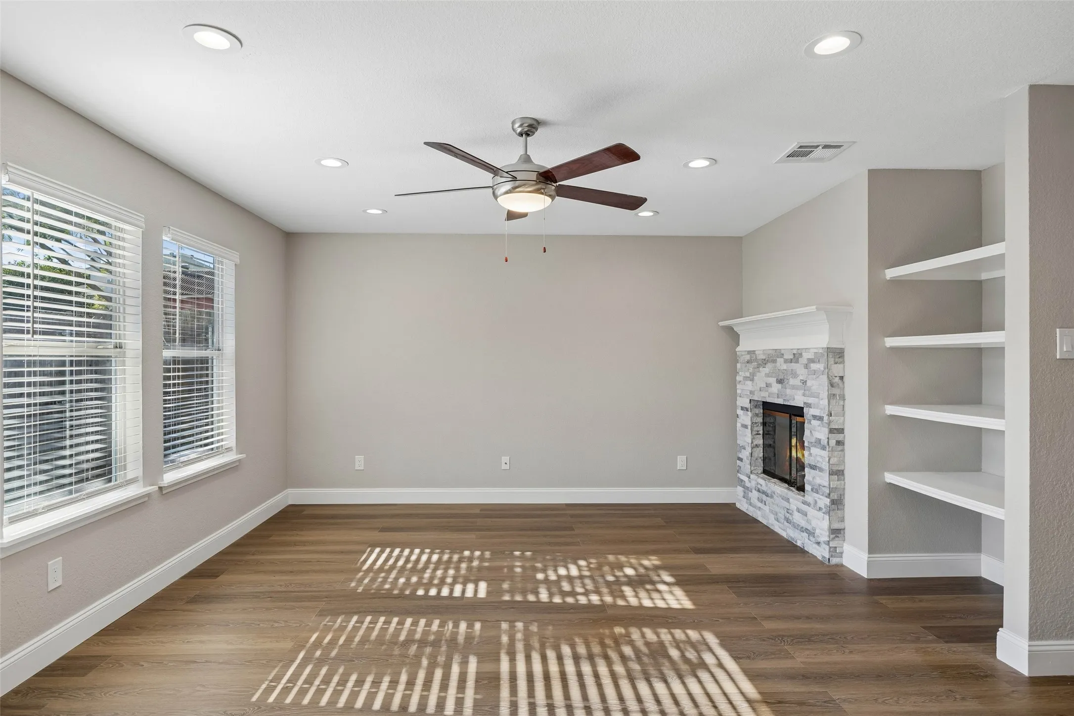 Single Family Residence For Sale in Tarrant County , 10137 Mount Pheasant Road, Fort Worth, Texas 76108, 4 Bedroom, 3 Bathroom, 2 Garage spaces, 2,728 Sqft, built in 2005, mls#21401356, Real Estate Agent in Fort Worth, Homes For Sale in Tarrant county, Homes For Sale in Fort Worth, Realtor in Fort Worth Texas, Real Estate Brokerage Independent Realty Texas, Luminita Cordes Realtor