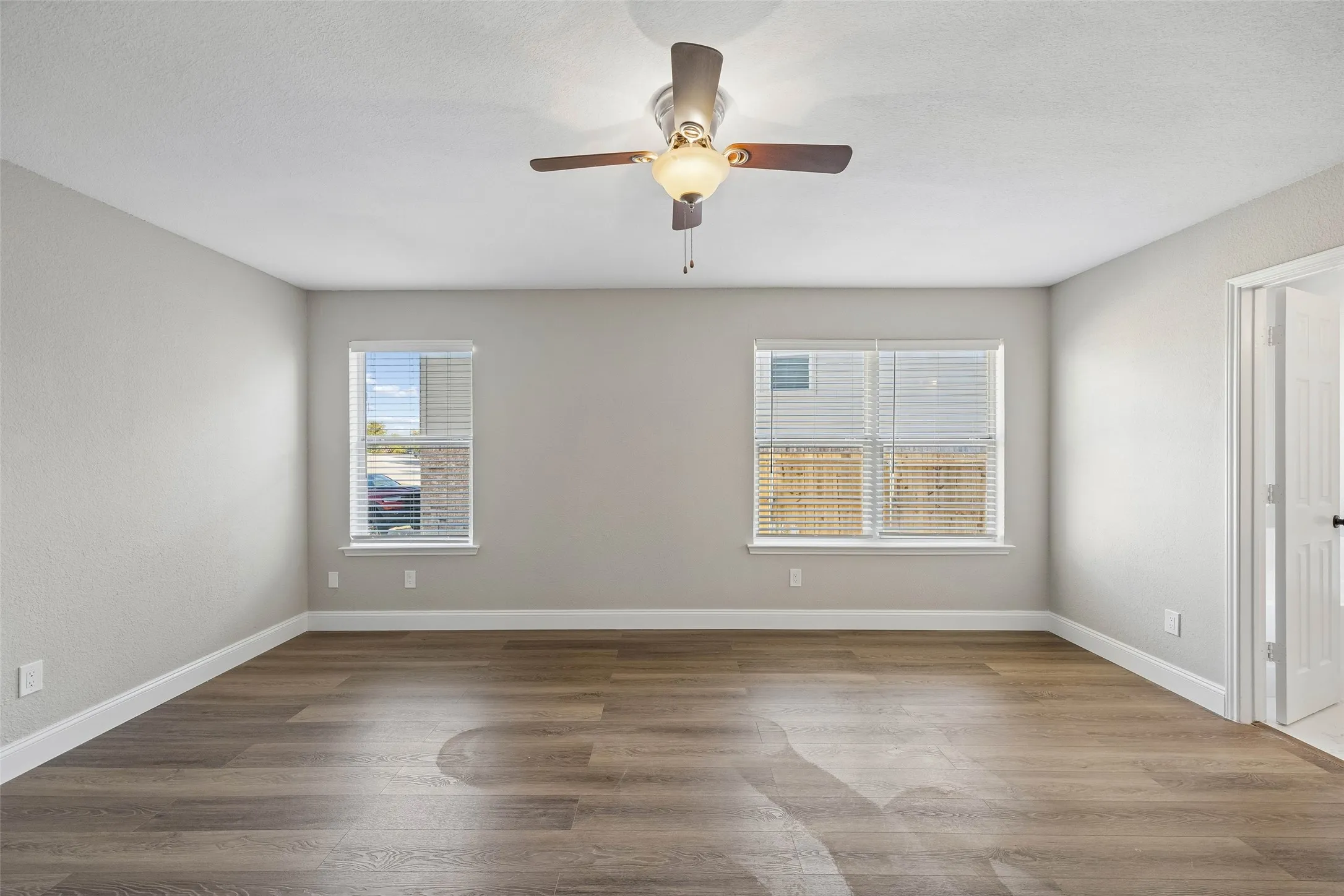 Single Family Residence For Sale in Tarrant County , 10137 Mount Pheasant Road, Fort Worth, Texas 76108, 4 Bedroom, 3 Bathroom, 2 Garage spaces, 2,728 Sqft, built in 2005, mls#21401356, Real Estate Agent in Fort Worth, Homes For Sale in Tarrant county, Homes For Sale in Fort Worth, Realtor in Fort Worth Texas, Real Estate Brokerage Independent Realty Texas, Luminita Cordes Realtor