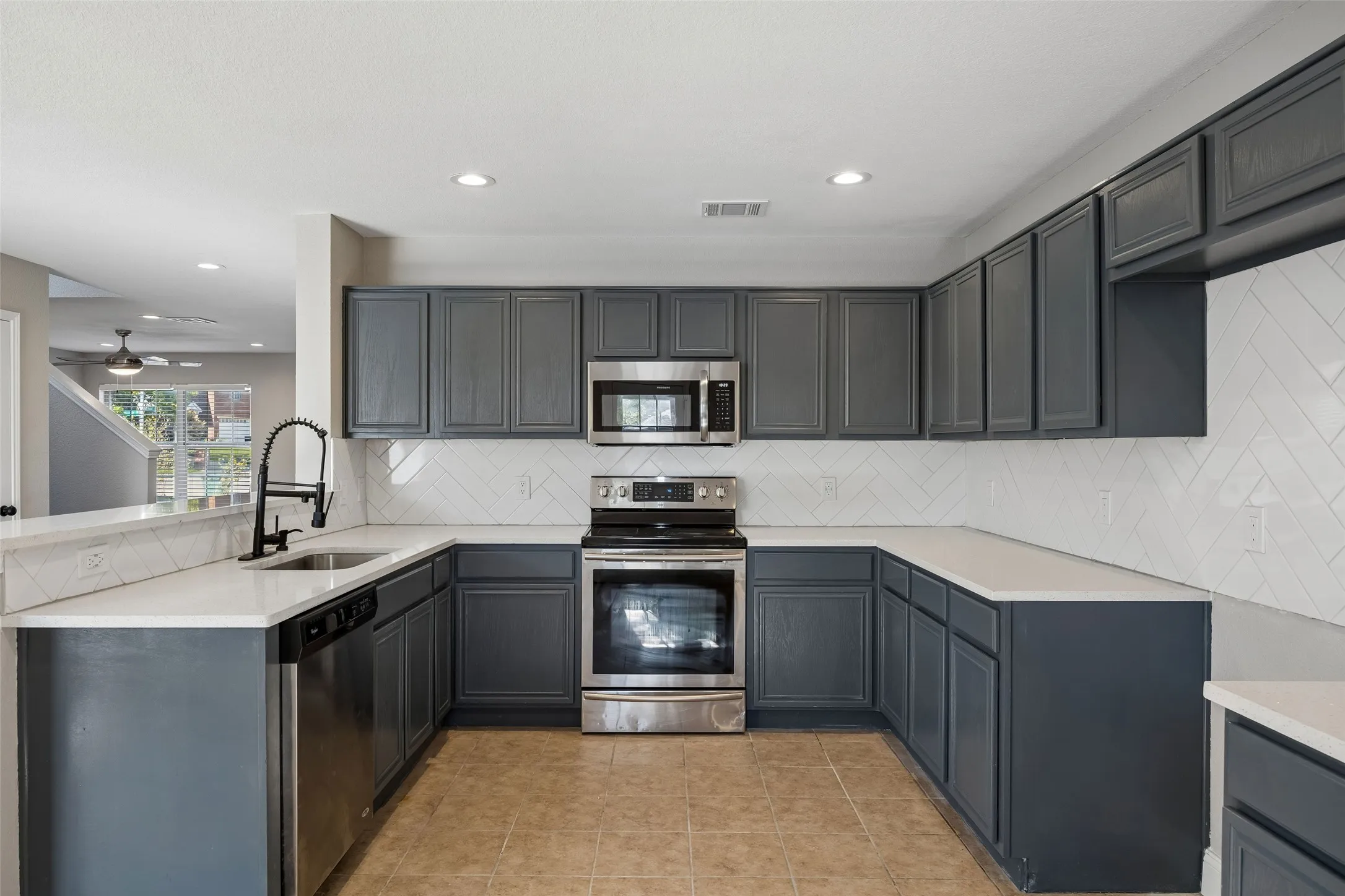 Single Family Residence For Sale in Tarrant County , 10137 Mount Pheasant Road, Fort Worth, Texas 76108, 4 Bedroom, 3 Bathroom, 2 Garage spaces, 2,728 Sqft, built in 2005, mls#21401356, Real Estate Agent in Fort Worth, Homes For Sale in Tarrant county, Homes For Sale in Fort Worth, Realtor in Fort Worth Texas, Real Estate Brokerage Independent Realty Texas, Luminita Cordes Realtor