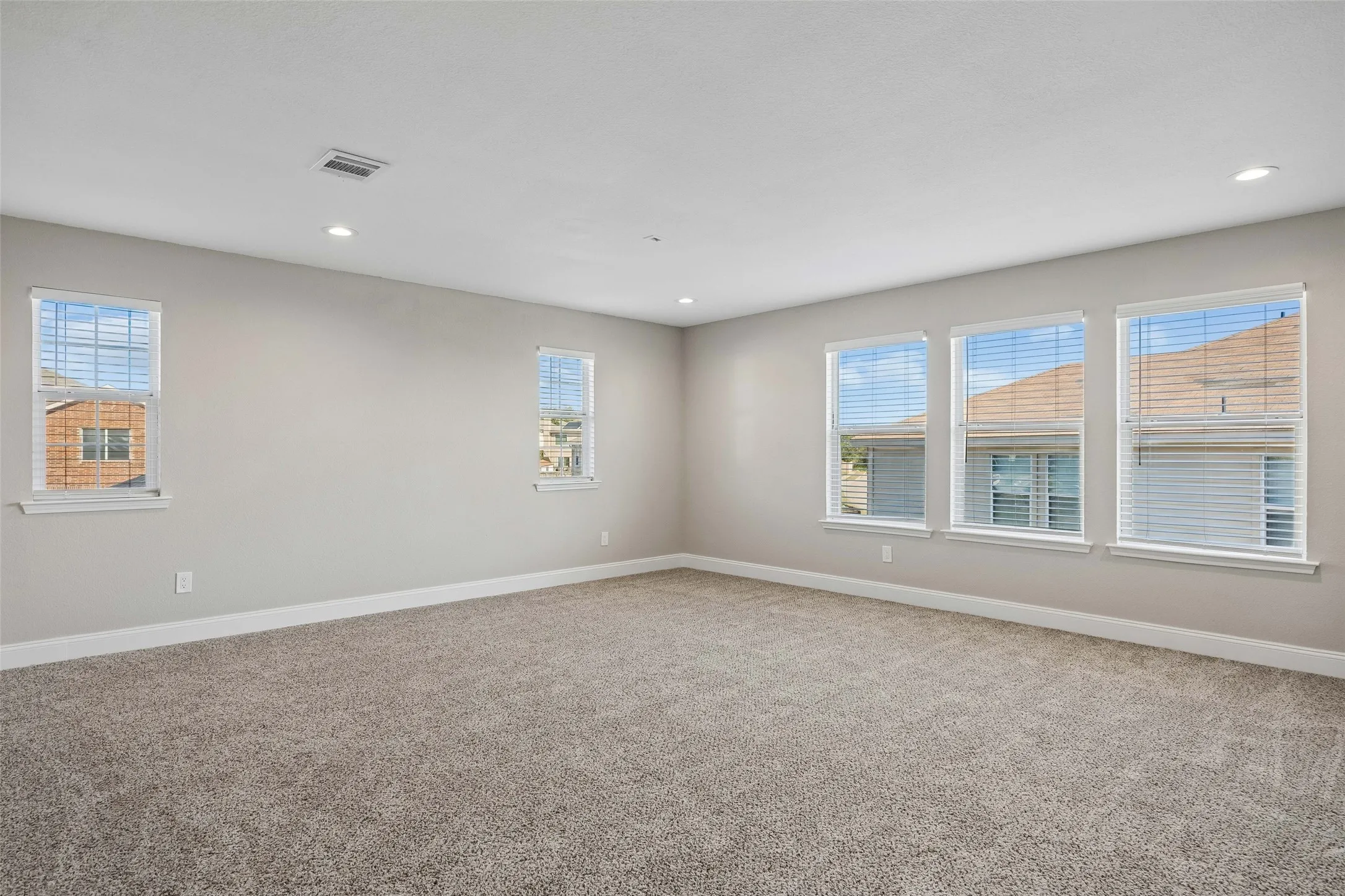 Single Family Residence For Sale in Tarrant County , 10137 Mount Pheasant Road, Fort Worth, Texas 76108, 4 Bedroom, 3 Bathroom, 2 Garage spaces, 2,728 Sqft, built in 2005, mls#21401356, Real Estate Agent in Fort Worth, Homes For Sale in Tarrant county, Homes For Sale in Fort Worth, Realtor in Fort Worth Texas, Real Estate Brokerage Independent Realty Texas, Luminita Cordes Realtor