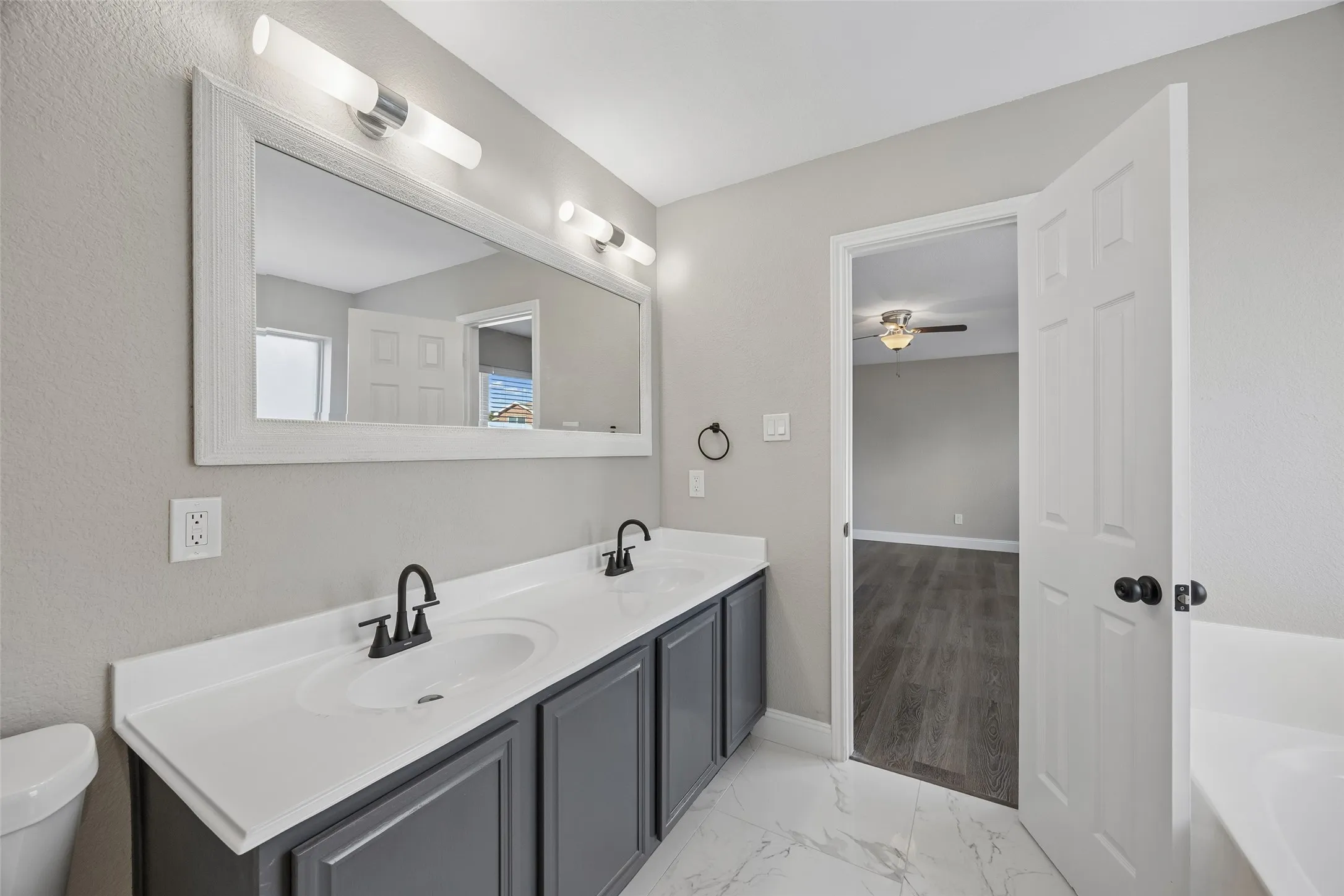 Single Family Residence For Sale in Tarrant County , 10137 Mount Pheasant Road, Fort Worth, Texas 76108, 4 Bedroom, 3 Bathroom, 2 Garage spaces, 2,728 Sqft, built in 2005, mls#21401356, Real Estate Agent in Fort Worth, Homes For Sale in Tarrant county, Homes For Sale in Fort Worth, Realtor in Fort Worth Texas, Real Estate Brokerage Independent Realty Texas, Luminita Cordes Realtor