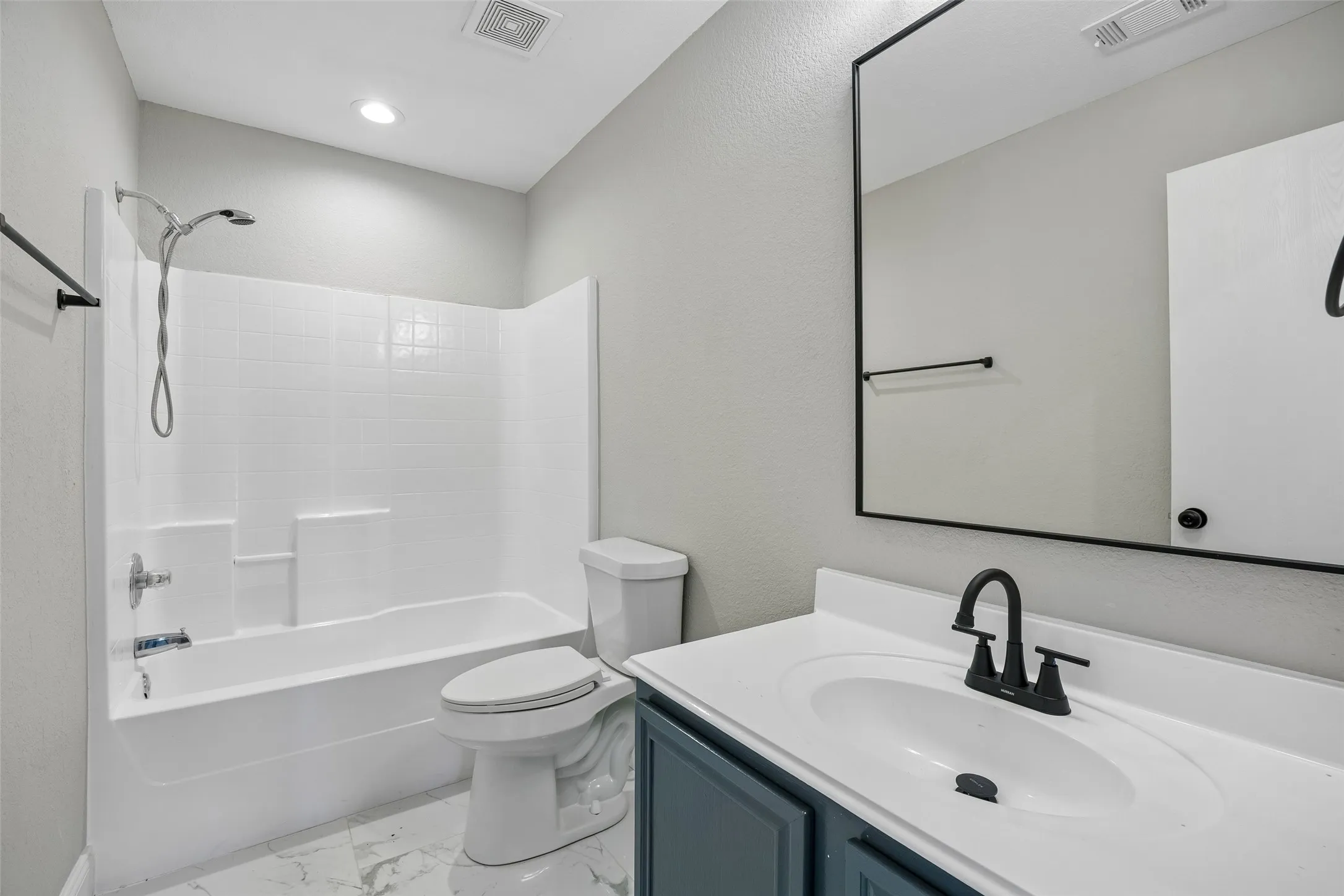 Single Family Residence For Sale in Tarrant County , 10137 Mount Pheasant Road, Fort Worth, Texas 76108, 4 Bedroom, 3 Bathroom, 2 Garage spaces, 2,728 Sqft, built in 2005, mls#21401356, Real Estate Agent in Fort Worth, Homes For Sale in Tarrant county, Homes For Sale in Fort Worth, Realtor in Fort Worth Texas, Real Estate Brokerage Independent Realty Texas, Luminita Cordes Realtor