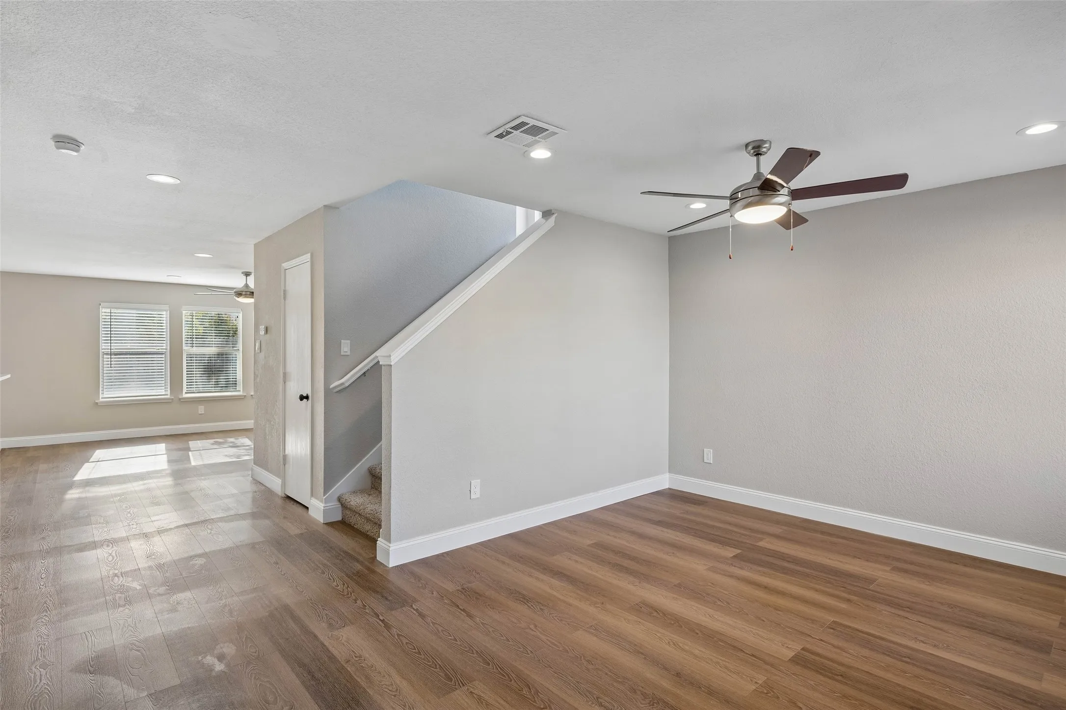 Single Family Residence For Sale in Tarrant County , 10137 Mount Pheasant Road, Fort Worth, Texas 76108, 4 Bedroom, 3 Bathroom, 2 Garage spaces, 2,728 Sqft, built in 2005, mls#21401356, Real Estate Agent in Fort Worth, Homes For Sale in Tarrant county, Homes For Sale in Fort Worth, Realtor in Fort Worth Texas, Real Estate Brokerage Independent Realty Texas, Luminita Cordes Realtor