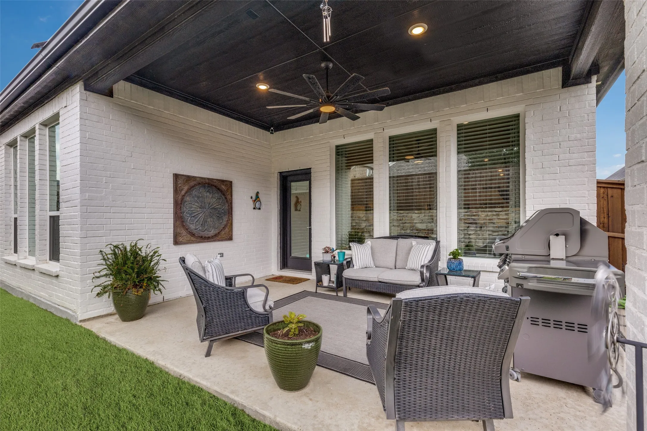 Single Family Residence For Sale in Denton County , 229 Savannah Lane, Oak Point, Texas 75068, 3 Bedroom, 3 Bathroom, 3 Garage spaces, 2,204 Sqft, built in 2022, mls#21402321, Real Estate Agent in Oak Point, Homes For Sale in Denton county, Homes For Sale in Oak Point, Realtor in Oak Point Texas, Real Estate Brokerage Independent Realty Texas, Luminita Cordes Realtor