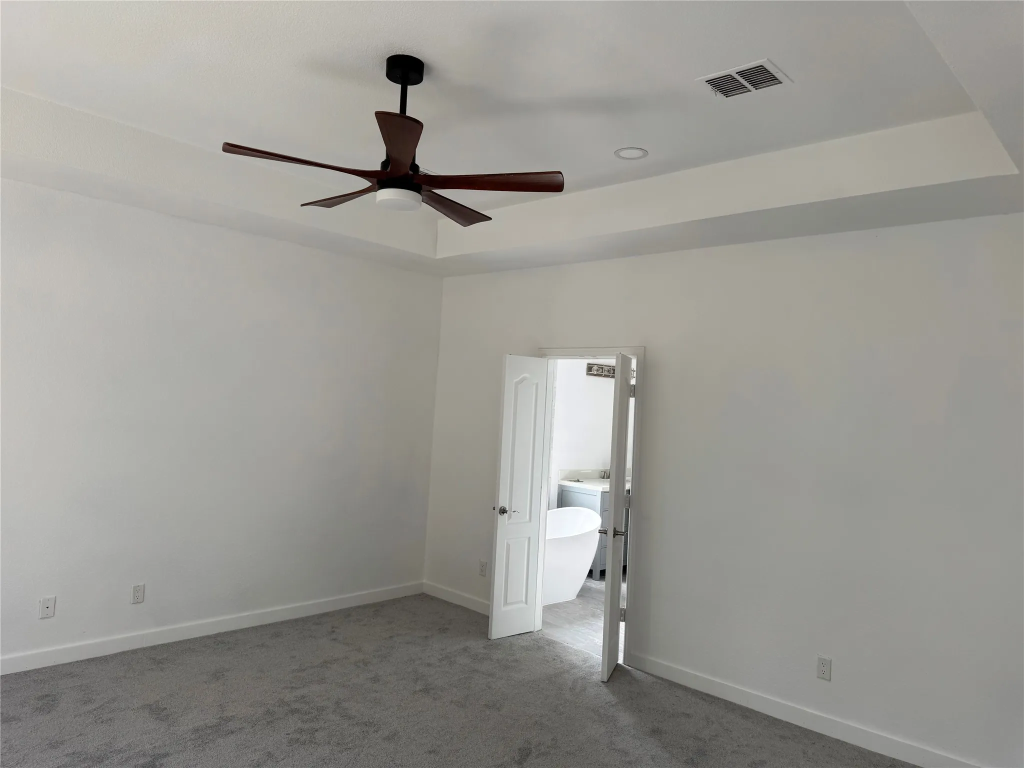 Single Family Residence For Rent in Denton County , 2105 Woodview Drive, Flower Mound, Texas 75028, 5 Bedroom, 4 Bathroom, 2 Garage spaces, 3,229 Sqft, built in 2001, mls#21378934, Real Estate Agent in Flower Mound, Homes For Rent in Denton county, Homes For Rent in Flower Mound, Realtor in Flower Mound Texas, Real Estate Brokerage Independent Realty Texas, Luminita Cordes Realtor