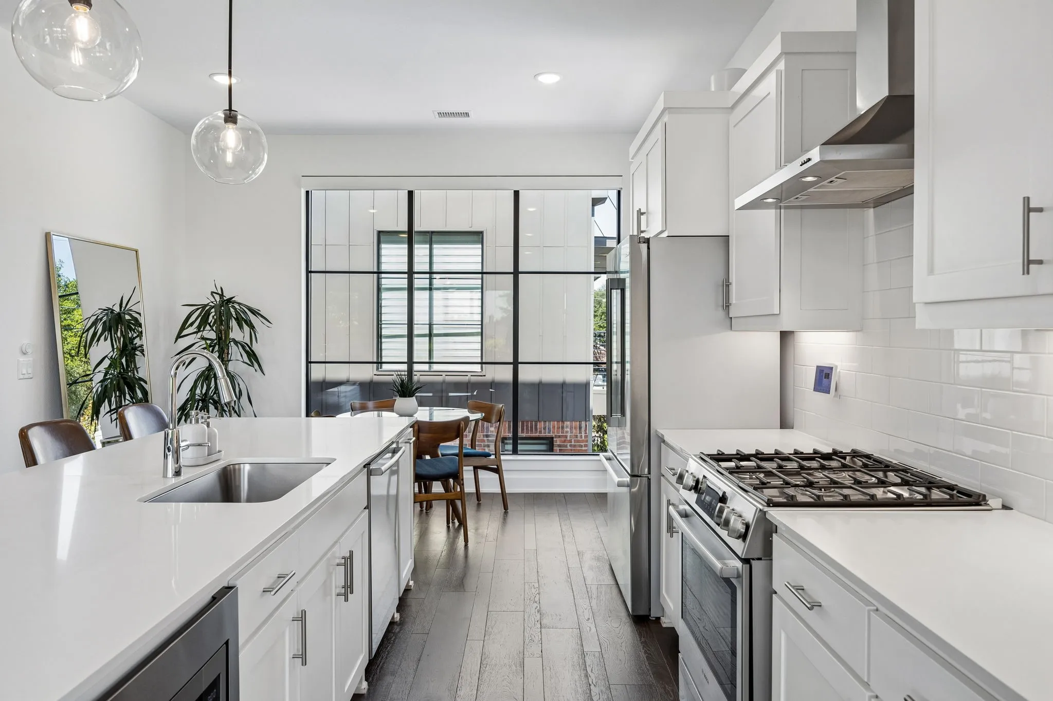 Condominium For Rent in Dallas County , 737 N Zang Boulevard 103, Dallas, Texas 75208, 3 Bedroom, 4 Bathroom, 2 Garage spaces, 1,919 Sqft, built in 2020, mls#21402316, Real Estate Agent in Dallas, Homes For Rent in Dallas county, Homes For Rent in Dallas, Realtor in Dallas Texas, Real Estate Brokerage Independent Realty Texas, Luminita Cordes Realtor