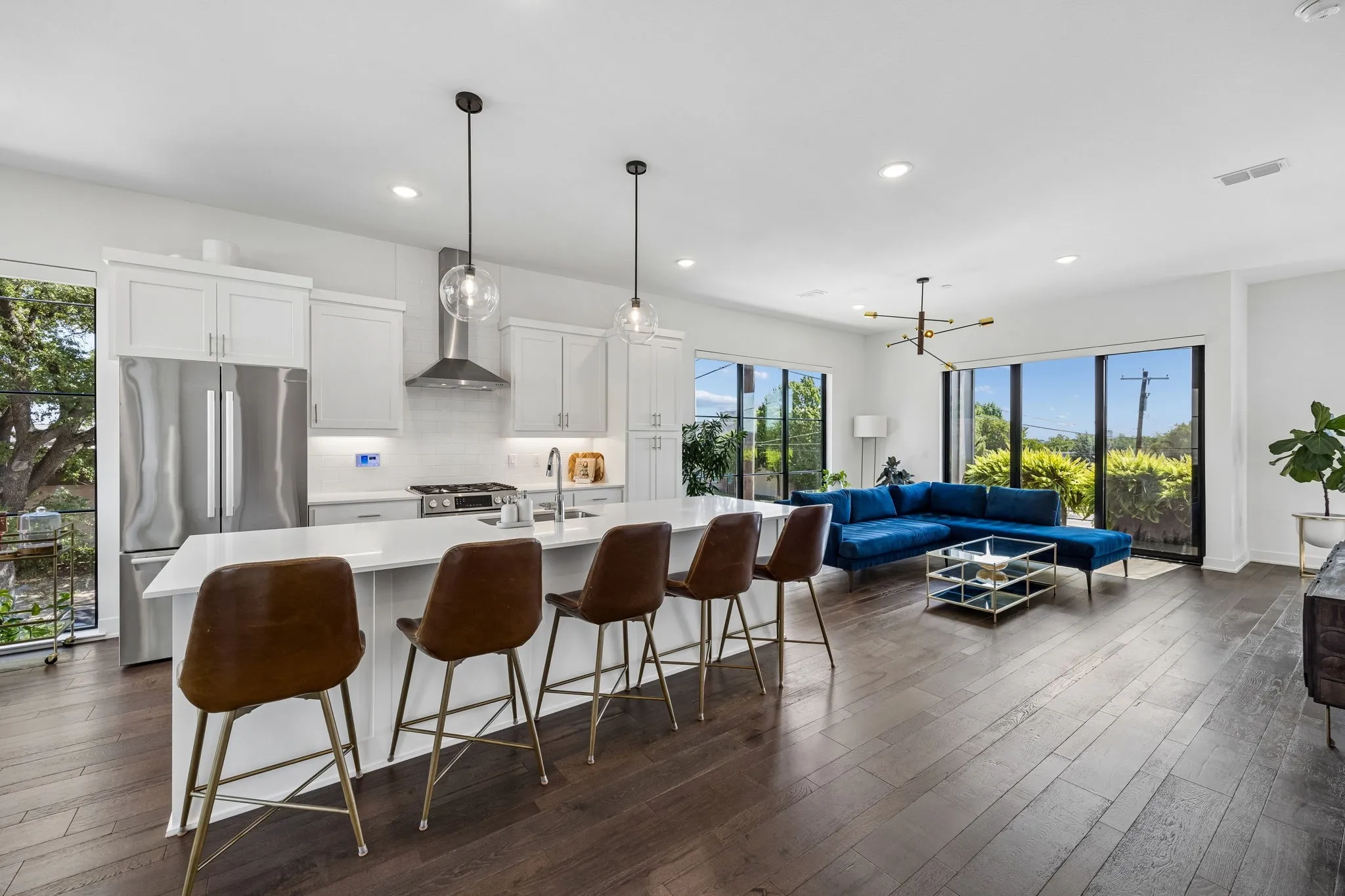 Condominium For Rent in Dallas County , 737 N Zang Boulevard 103, Dallas, Texas 75208, 3 Bedroom, 4 Bathroom, 2 Garage spaces, 1,919 Sqft, built in 2020, mls#21402316, Real Estate Agent in Dallas, Homes For Rent in Dallas county, Homes For Rent in Dallas, Realtor in Dallas Texas, Real Estate Brokerage Independent Realty Texas, Luminita Cordes Realtor