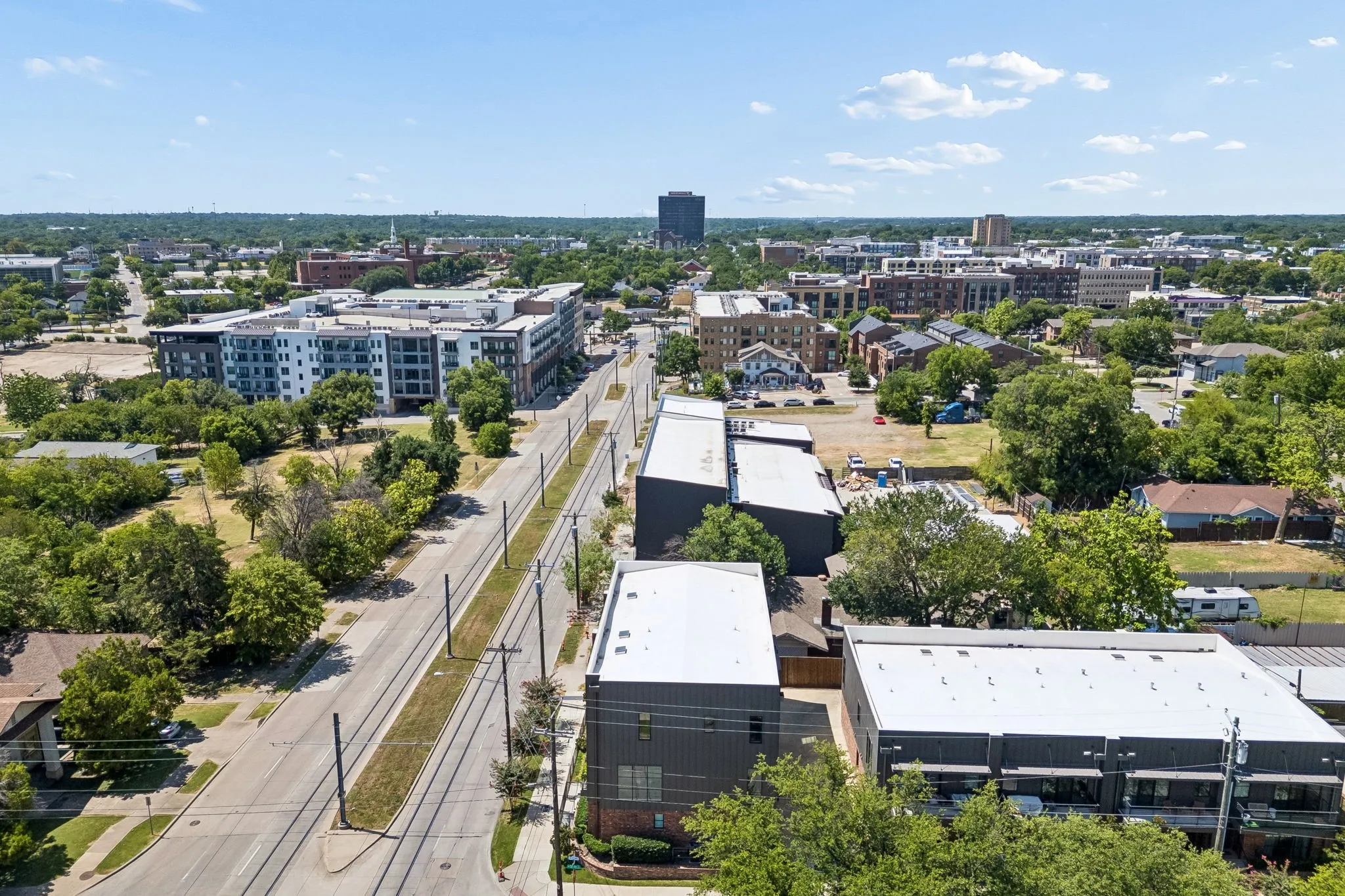 Condominium For Rent in Dallas County , 737 N Zang Boulevard 103, Dallas, Texas 75208, 3 Bedroom, 4 Bathroom, 2 Garage spaces, 1,919 Sqft, built in 2020, mls#21402316, Real Estate Agent in Dallas, Homes For Rent in Dallas county, Homes For Rent in Dallas, Realtor in Dallas Texas, Real Estate Brokerage Independent Realty Texas, Luminita Cordes Realtor