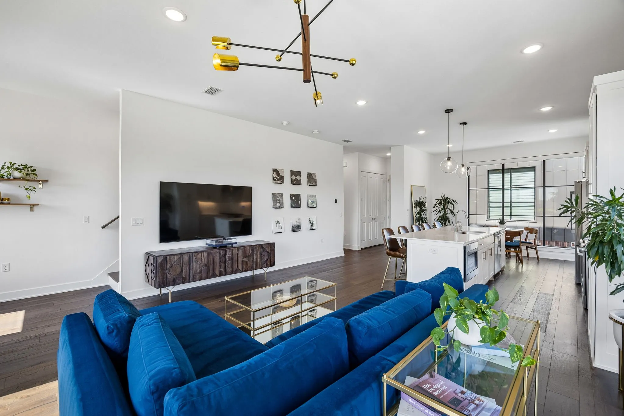 Condominium For Rent in Dallas County , 737 N Zang Boulevard 103, Dallas, Texas 75208, 3 Bedroom, 4 Bathroom, 2 Garage spaces, 1,919 Sqft, built in 2020, mls#21402316, Real Estate Agent in Dallas, Homes For Rent in Dallas county, Homes For Rent in Dallas, Realtor in Dallas Texas, Real Estate Brokerage Independent Realty Texas, Luminita Cordes Realtor
