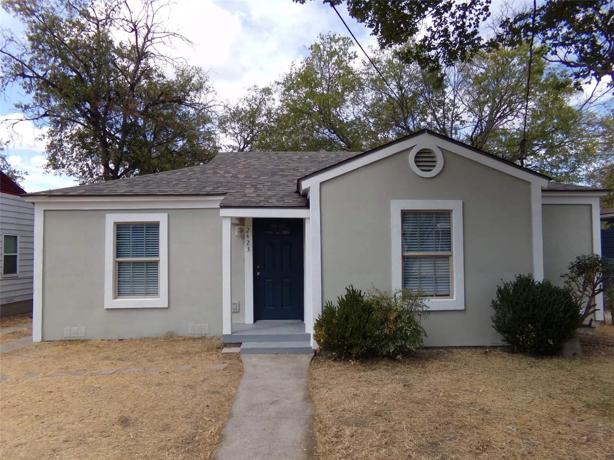 Single Family Residence For Sale in Dallas County , 2423 Marfa Avenue, Dallas, Texas 75216, 2 Bedroom, 1 Bathroom, 1 Garage spaces, 984 Sqft, built in 1947, mls#21402330, Real Estate Agent in Dallas, Homes For Sale in Dallas county, Homes For Sale in Dallas, Realtor in Dallas Texas, Real Estate Brokerage Independent Realty Texas, Luminita Cordes Realtor