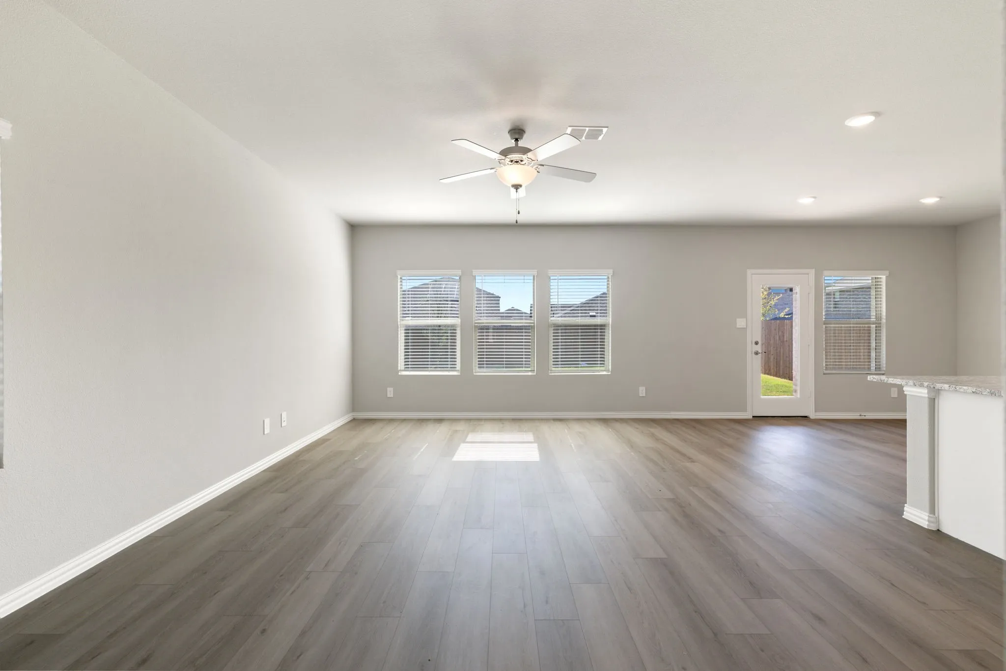 Single Family Residence For Rent in Collin County , 811 Rosemary Hill Drive, Princeton, Texas 75071, 3 Bedroom, 3 Bathroom, 1 Garage spaces, 1,948 Sqft, built in 2025, mls#21401937, Real Estate Agent in Princeton, Homes For Rent in Collin county, Homes For Rent in Princeton, Realtor in Princeton Texas, Real Estate Brokerage Independent Realty Texas, Luminita Cordes Realtor