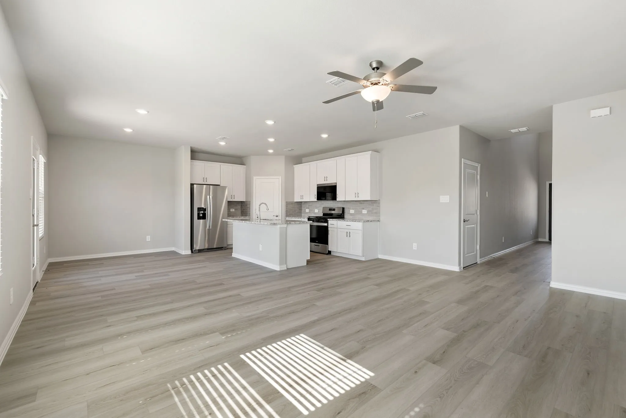 Single Family Residence For Rent in Collin County , 811 Rosemary Hill Drive, Princeton, Texas 75071, 3 Bedroom, 3 Bathroom, 1 Garage spaces, 1,948 Sqft, built in 2025, mls#21401937, Real Estate Agent in Princeton, Homes For Rent in Collin county, Homes For Rent in Princeton, Realtor in Princeton Texas, Real Estate Brokerage Independent Realty Texas, Luminita Cordes Realtor
