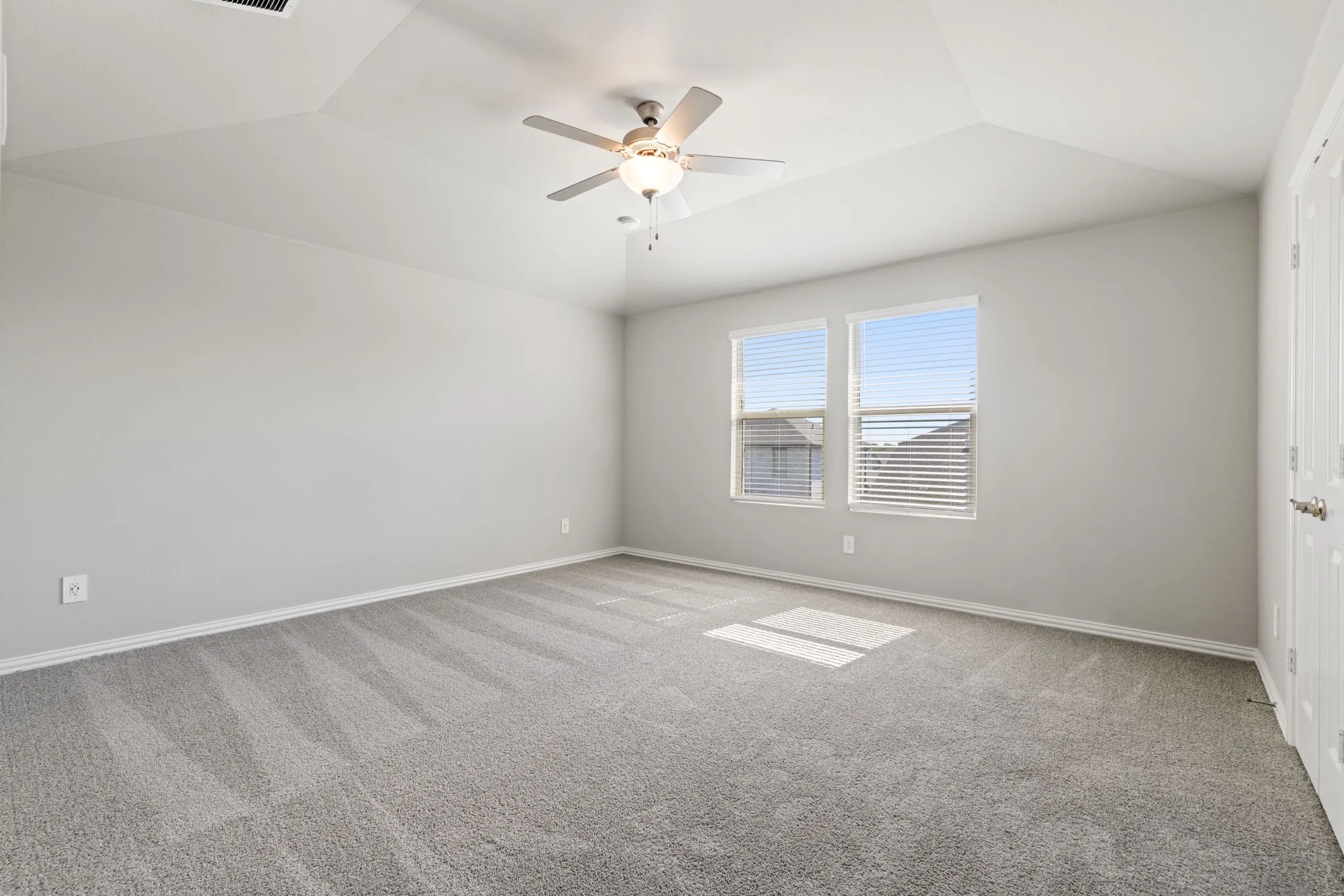 Single Family Residence For Rent in Collin County , 811 Rosemary Hill Drive, Princeton, Texas 75071, 3 Bedroom, 3 Bathroom, 1 Garage spaces, 1,948 Sqft, built in 2025, mls#21401937, Real Estate Agent in Princeton, Homes For Rent in Collin county, Homes For Rent in Princeton, Realtor in Princeton Texas, Real Estate Brokerage Independent Realty Texas, Luminita Cordes Realtor