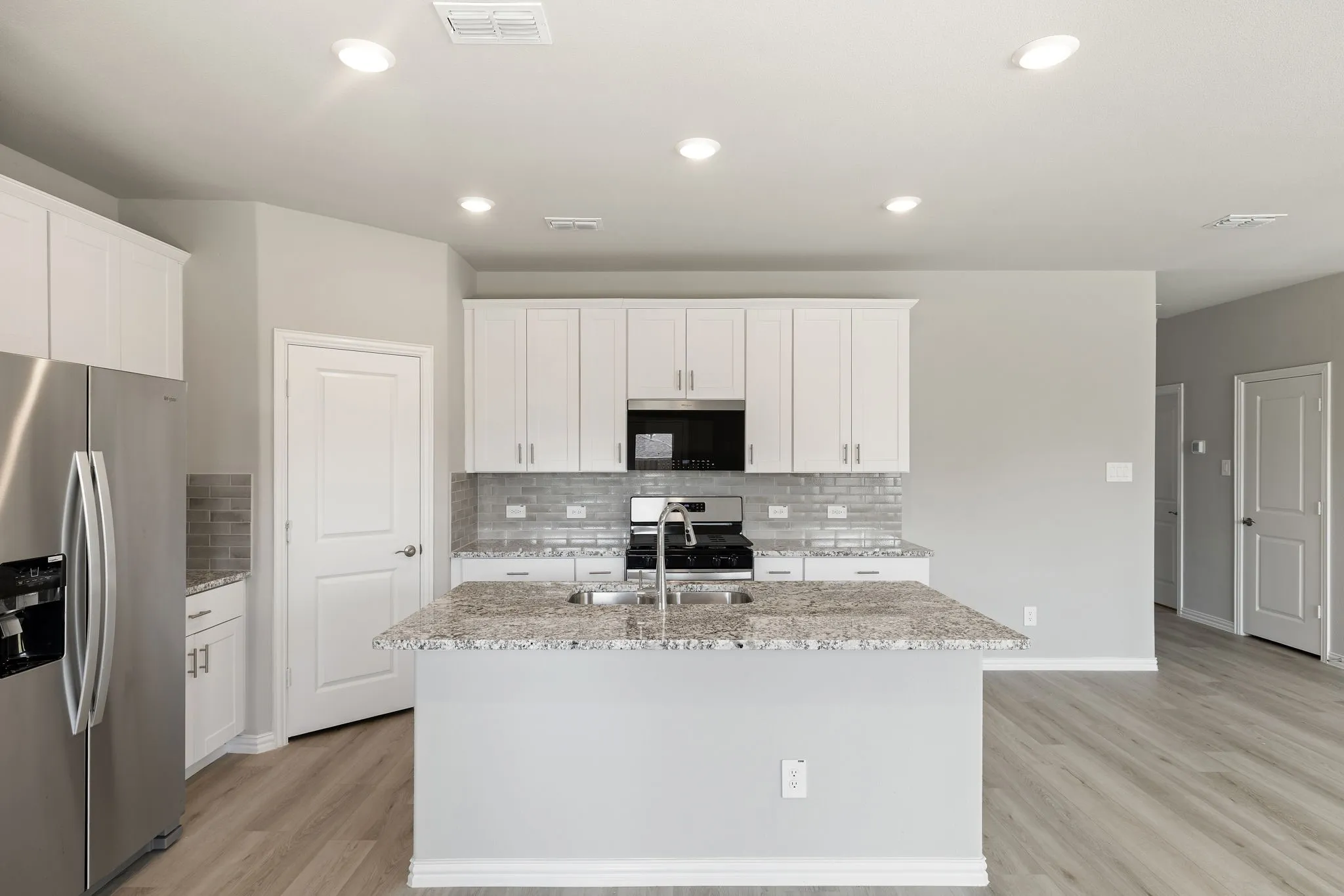 Single Family Residence For Rent in Collin County , 811 Rosemary Hill Drive, Princeton, Texas 75071, 3 Bedroom, 3 Bathroom, 1 Garage spaces, 1,948 Sqft, built in 2025, mls#21401937, Real Estate Agent in Princeton, Homes For Rent in Collin county, Homes For Rent in Princeton, Realtor in Princeton Texas, Real Estate Brokerage Independent Realty Texas, Luminita Cordes Realtor