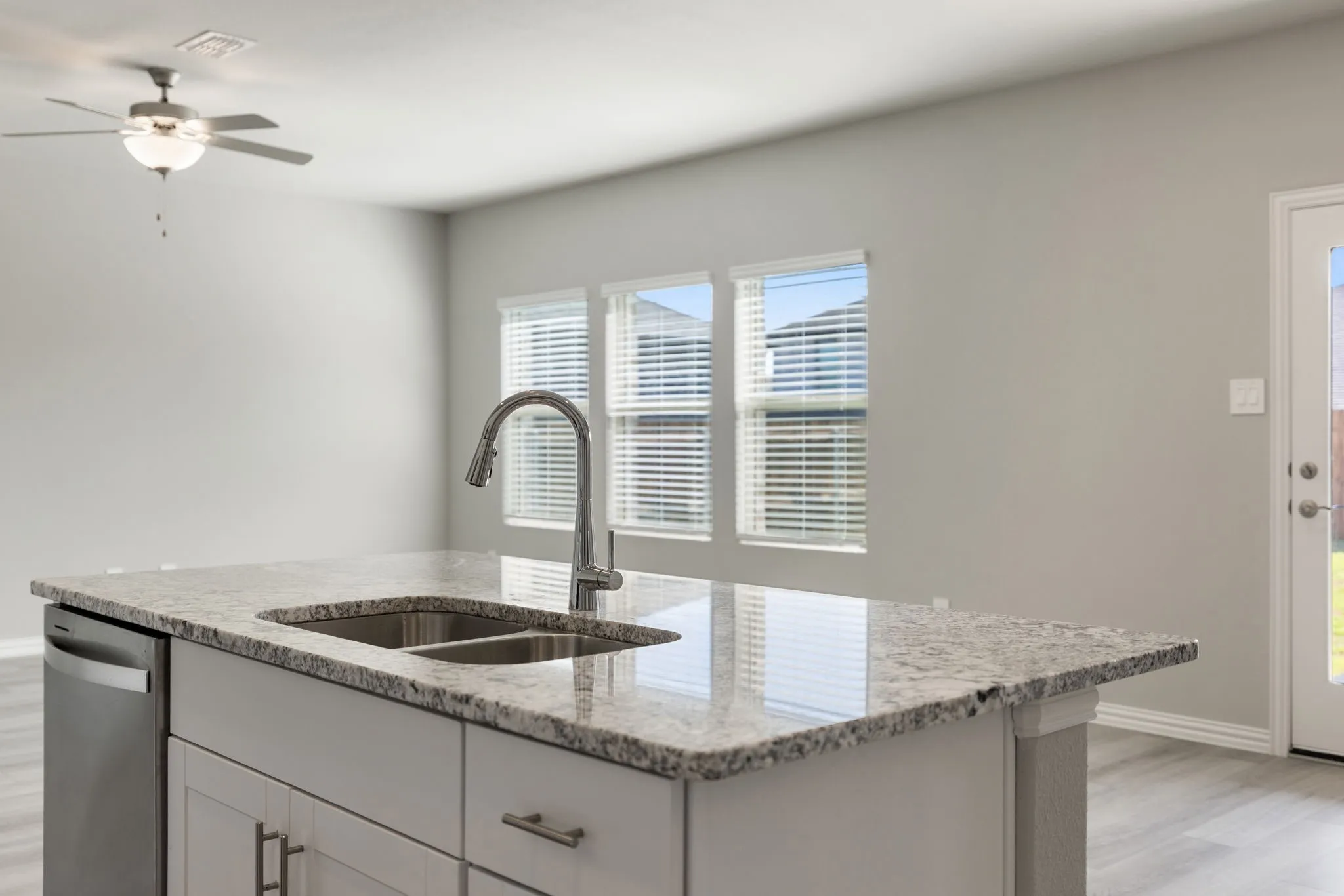 Single Family Residence For Rent in Collin County , 811 Rosemary Hill Drive, Princeton, Texas 75071, 3 Bedroom, 3 Bathroom, 1 Garage spaces, 1,948 Sqft, built in 2025, mls#21401937, Real Estate Agent in Princeton, Homes For Rent in Collin county, Homes For Rent in Princeton, Realtor in Princeton Texas, Real Estate Brokerage Independent Realty Texas, Luminita Cordes Realtor