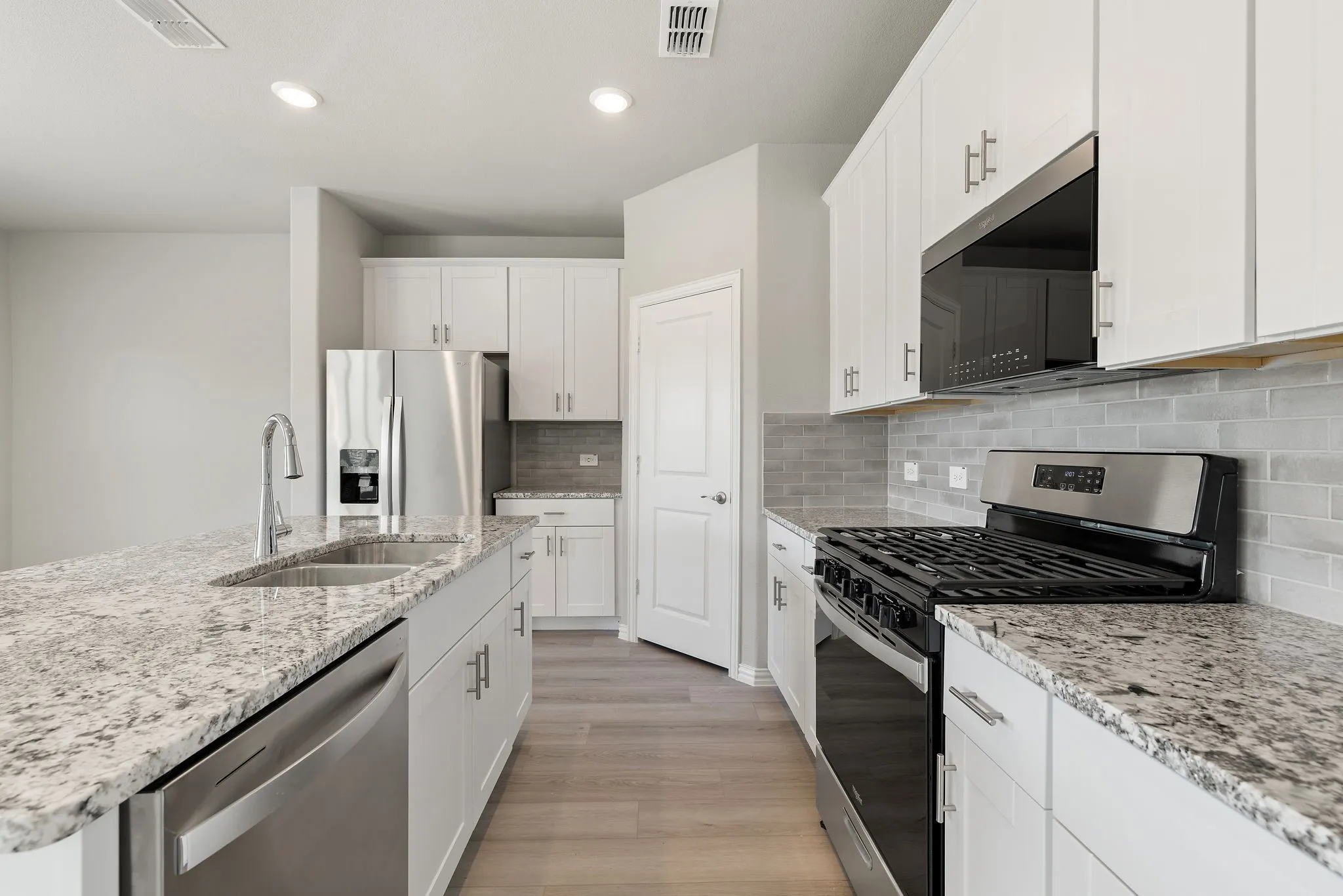 Single Family Residence For Rent in Collin County , 811 Rosemary Hill Drive, Princeton, Texas 75071, 3 Bedroom, 3 Bathroom, 1 Garage spaces, 1,948 Sqft, built in 2025, mls#21401937, Real Estate Agent in Princeton, Homes For Rent in Collin county, Homes For Rent in Princeton, Realtor in Princeton Texas, Real Estate Brokerage Independent Realty Texas, Luminita Cordes Realtor