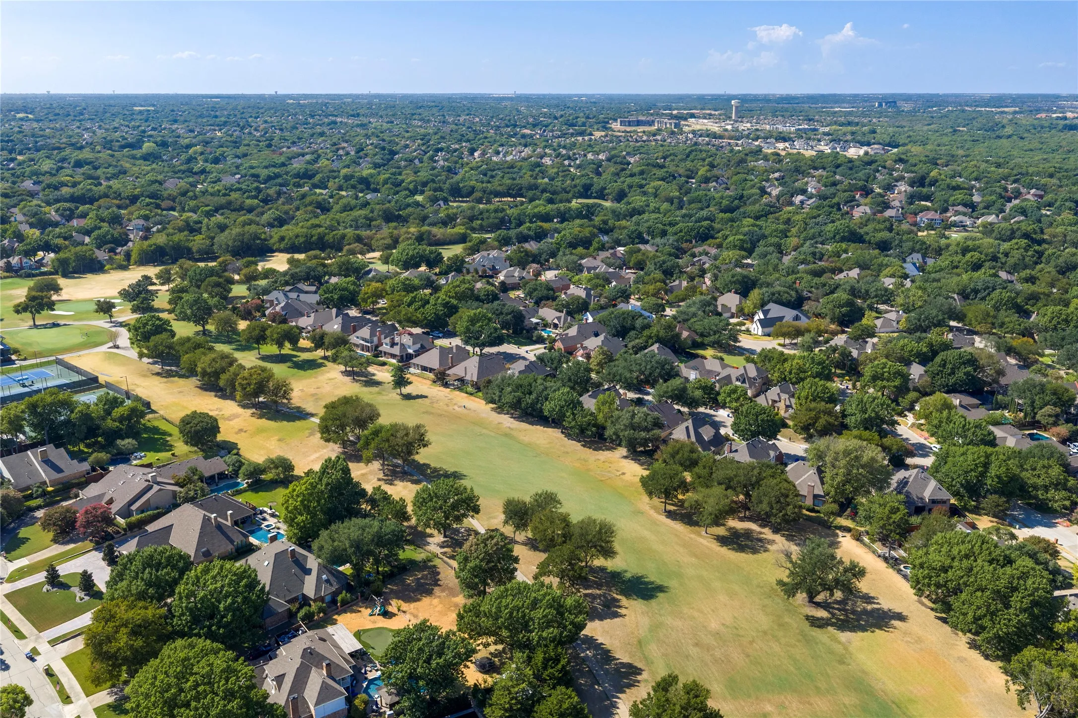 Single Family Residence For Sale in Collin County , 2005 Hillcrest Court, Mc Kinney, Texas 75072, 4 Bedroom, 4 Bathroom, 2 Garage spaces, 2,796 Sqft, built in 1997, mls#21402142, Real Estate Agent in Mc Kinney, Homes For Sale in Collin county, Homes For Sale in Mc Kinney, Realtor in Mc Kinney Texas, Real Estate Brokerage Independent Realty Texas, Luminita Cordes Realtor