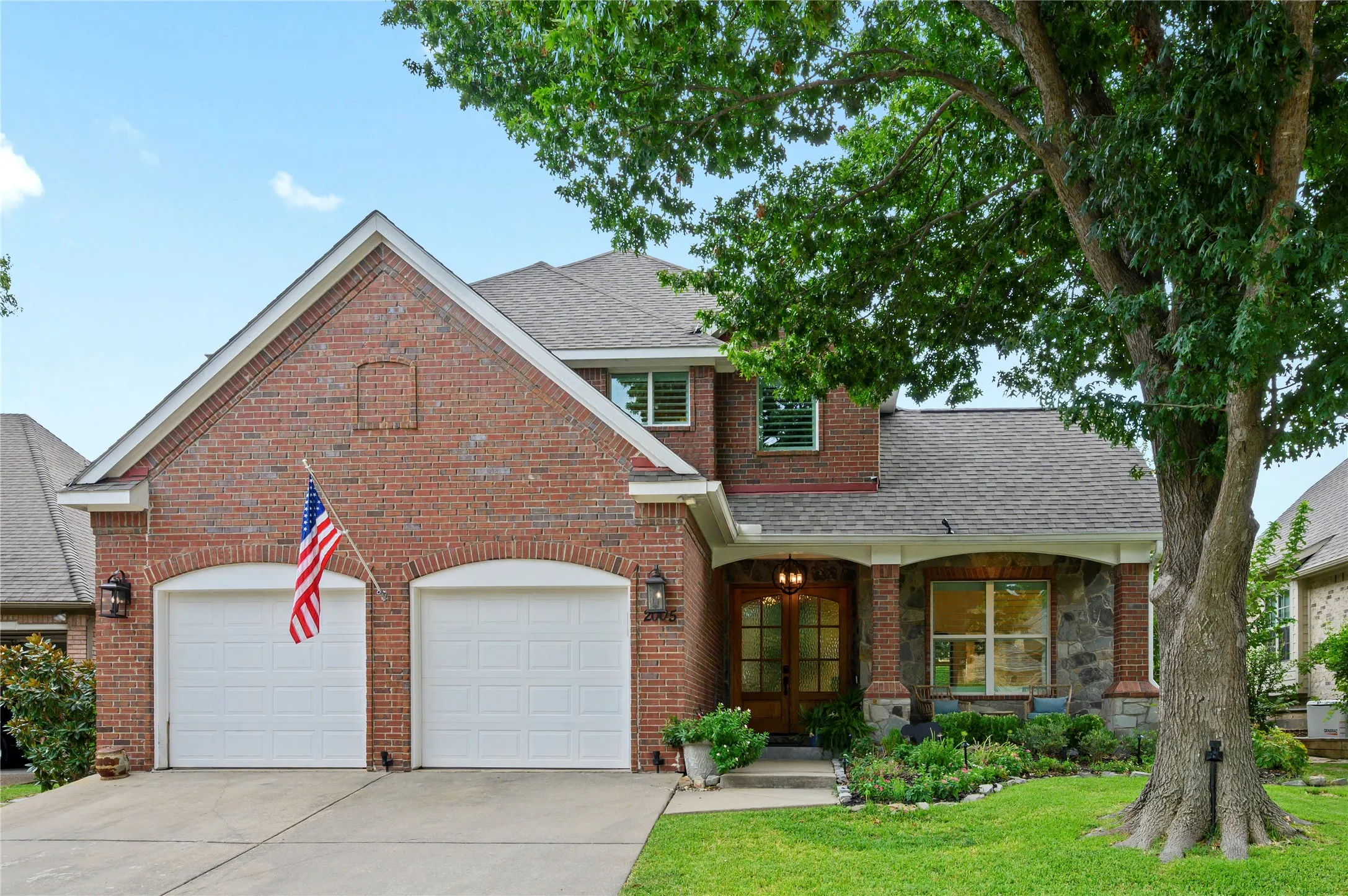 Single Family Residence For Sale in Collin County , 2005 Hillcrest Court, Mc Kinney, Texas 75072, 4 Bedroom, 4 Bathroom, 2 Garage spaces, 2,796 Sqft, built in 1997, mls#21402142, Real Estate Agent in Mc Kinney, Homes For Sale in Collin county, Homes For Sale in Mc Kinney, Realtor in Mc Kinney Texas, Real Estate Brokerage Independent Realty Texas, Luminita Cordes Realtor