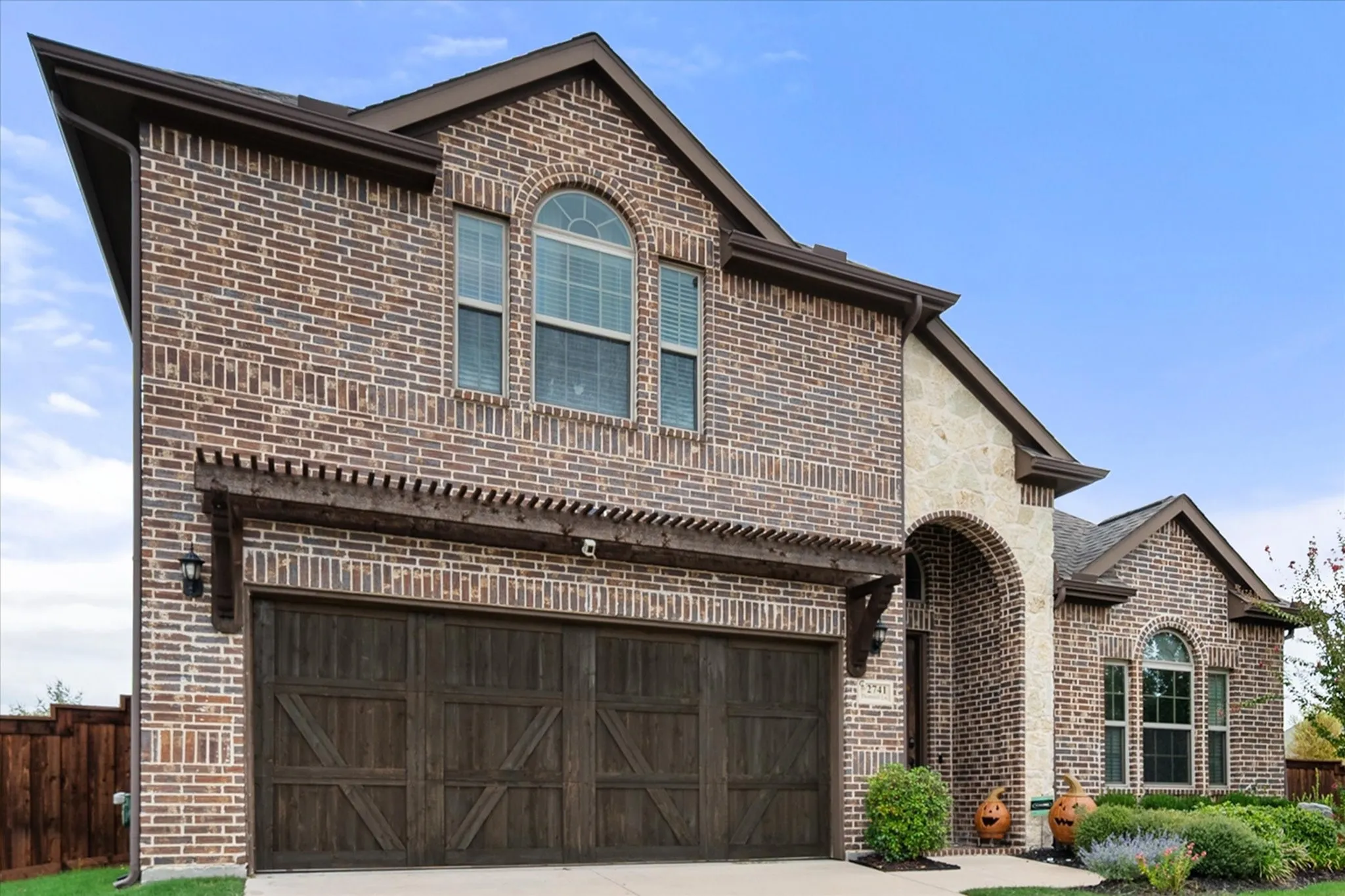 Single Family Residence For Sale in Johnson County , 2741 Thornhill Lane, Mansfield, Texas 76084, 5 Bedroom, 3 Bathroom, 2 Garage spaces, 2,995 Sqft, built in 2021, mls#21402014, Real Estate Agent in Mansfield, Homes For Sale in Johnson county, Homes For Sale in Mansfield, Realtor in Mansfield Texas, Real Estate Brokerage Independent Realty Texas, Luminita Cordes Realtor