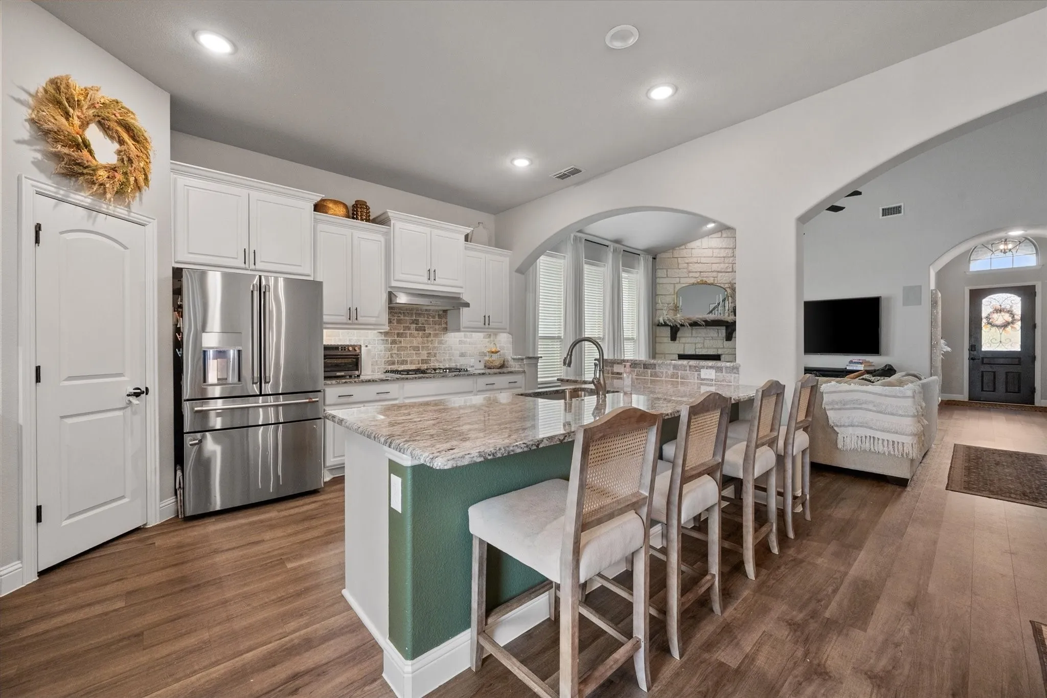 Single Family Residence For Sale in Johnson County , 2741 Thornhill Lane, Mansfield, Texas 76084, 5 Bedroom, 3 Bathroom, 2 Garage spaces, 2,995 Sqft, built in 2021, mls#21402014, Real Estate Agent in Mansfield, Homes For Sale in Johnson county, Homes For Sale in Mansfield, Realtor in Mansfield Texas, Real Estate Brokerage Independent Realty Texas, Luminita Cordes Realtor