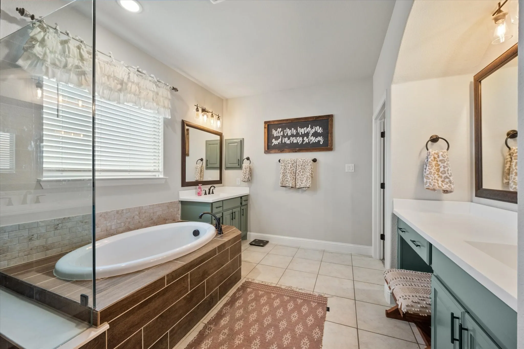 Single Family Residence For Sale in Johnson County , 2741 Thornhill Lane, Mansfield, Texas 76084, 5 Bedroom, 3 Bathroom, 2 Garage spaces, 2,995 Sqft, built in 2021, mls#21402014, Real Estate Agent in Mansfield, Homes For Sale in Johnson county, Homes For Sale in Mansfield, Realtor in Mansfield Texas, Real Estate Brokerage Independent Realty Texas, Luminita Cordes Realtor