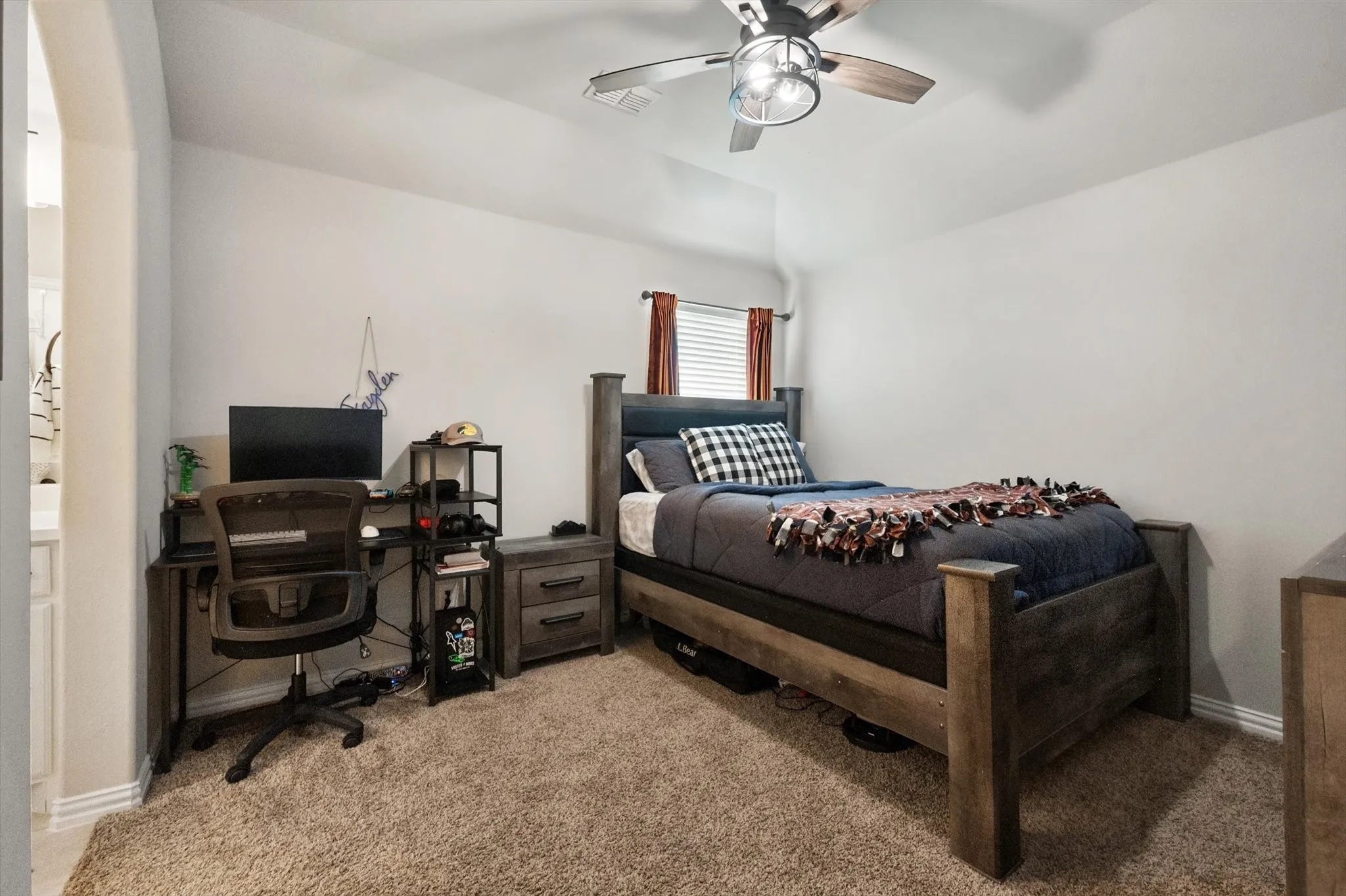 Single Family Residence For Sale in Johnson County , 2741 Thornhill Lane, Mansfield, Texas 76084, 5 Bedroom, 3 Bathroom, 2 Garage spaces, 2,995 Sqft, built in 2021, mls#21402014, Real Estate Agent in Mansfield, Homes For Sale in Johnson county, Homes For Sale in Mansfield, Realtor in Mansfield Texas, Real Estate Brokerage Independent Realty Texas, Luminita Cordes Realtor