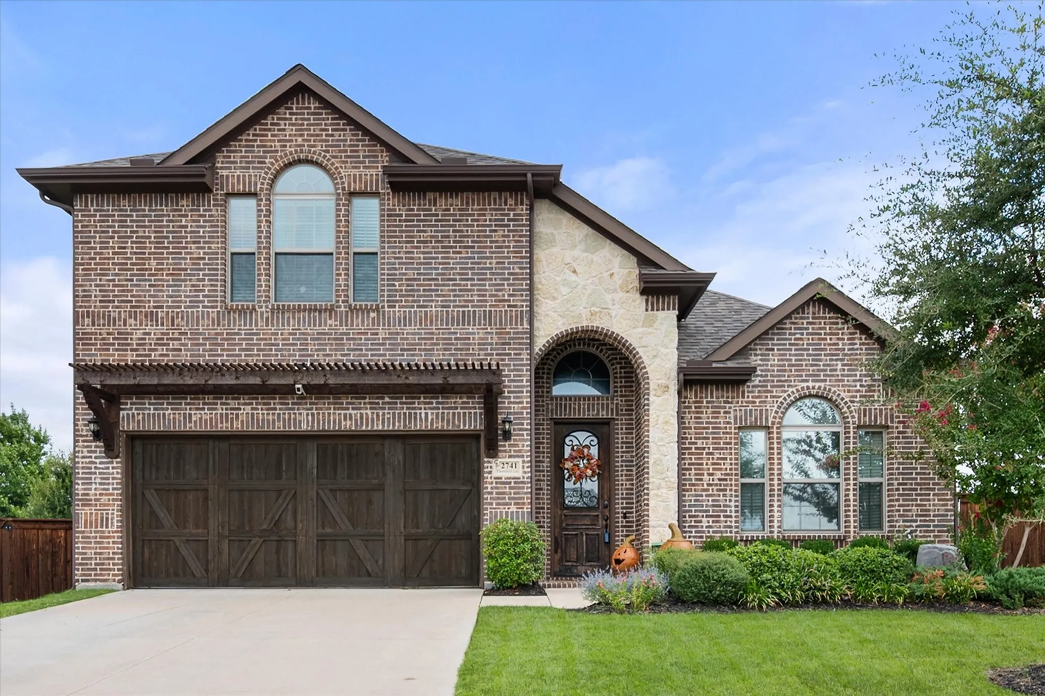 Single Family Residence For Sale in Johnson County , 2741 Thornhill Lane, Mansfield, Texas 76084, 5 Bedroom, 3 Bathroom, 2 Garage spaces, 2,995 Sqft, built in 2021, mls#21402014, Real Estate Agent in Mansfield, Homes For Sale in Johnson county, Homes For Sale in Mansfield, Realtor in Mansfield Texas, Real Estate Brokerage Independent Realty Texas, Luminita Cordes Realtor