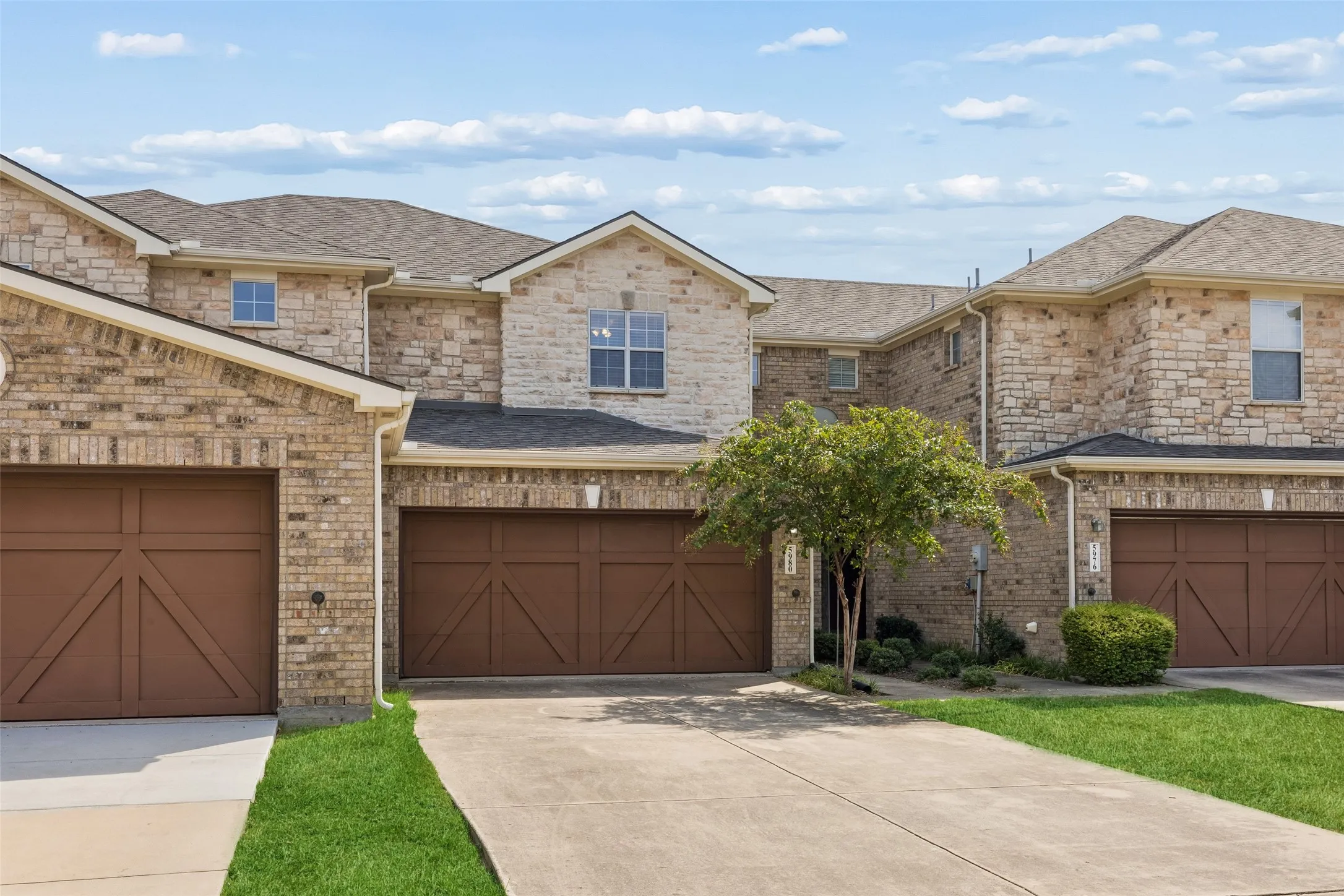 Townhouse For Rent in Denton County , 5980 Stone Mountain Road, The Colony, Texas 75056, 2 Bedroom, 2 Bathroom, 2 Garage spaces, 1,323 Sqft, built in 2009, mls#21399562, Real Estate Agent in The Colony, Homes For Rent in Denton county, Homes For Rent in The Colony, Realtor in The Colony Texas, Real Estate Brokerage Independent Realty Texas, Luminita Cordes Realtor