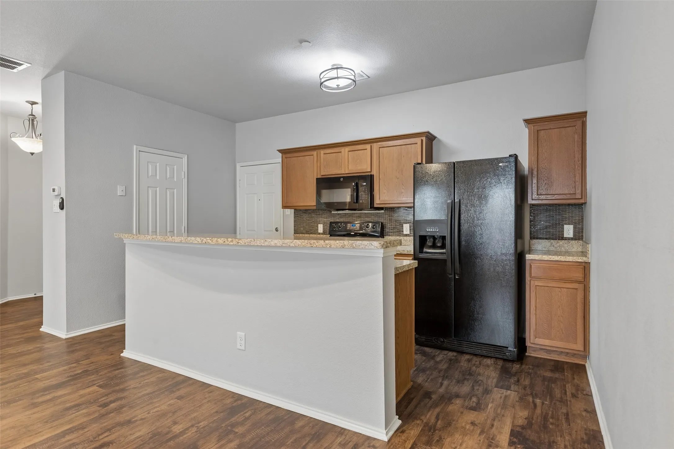 Townhouse For Rent in Denton County , 5980 Stone Mountain Road, The Colony, Texas 75056, 2 Bedroom, 2 Bathroom, 2 Garage spaces, 1,323 Sqft, built in 2009, mls#21399562, Real Estate Agent in The Colony, Homes For Rent in Denton county, Homes For Rent in The Colony, Realtor in The Colony Texas, Real Estate Brokerage Independent Realty Texas, Luminita Cordes Realtor