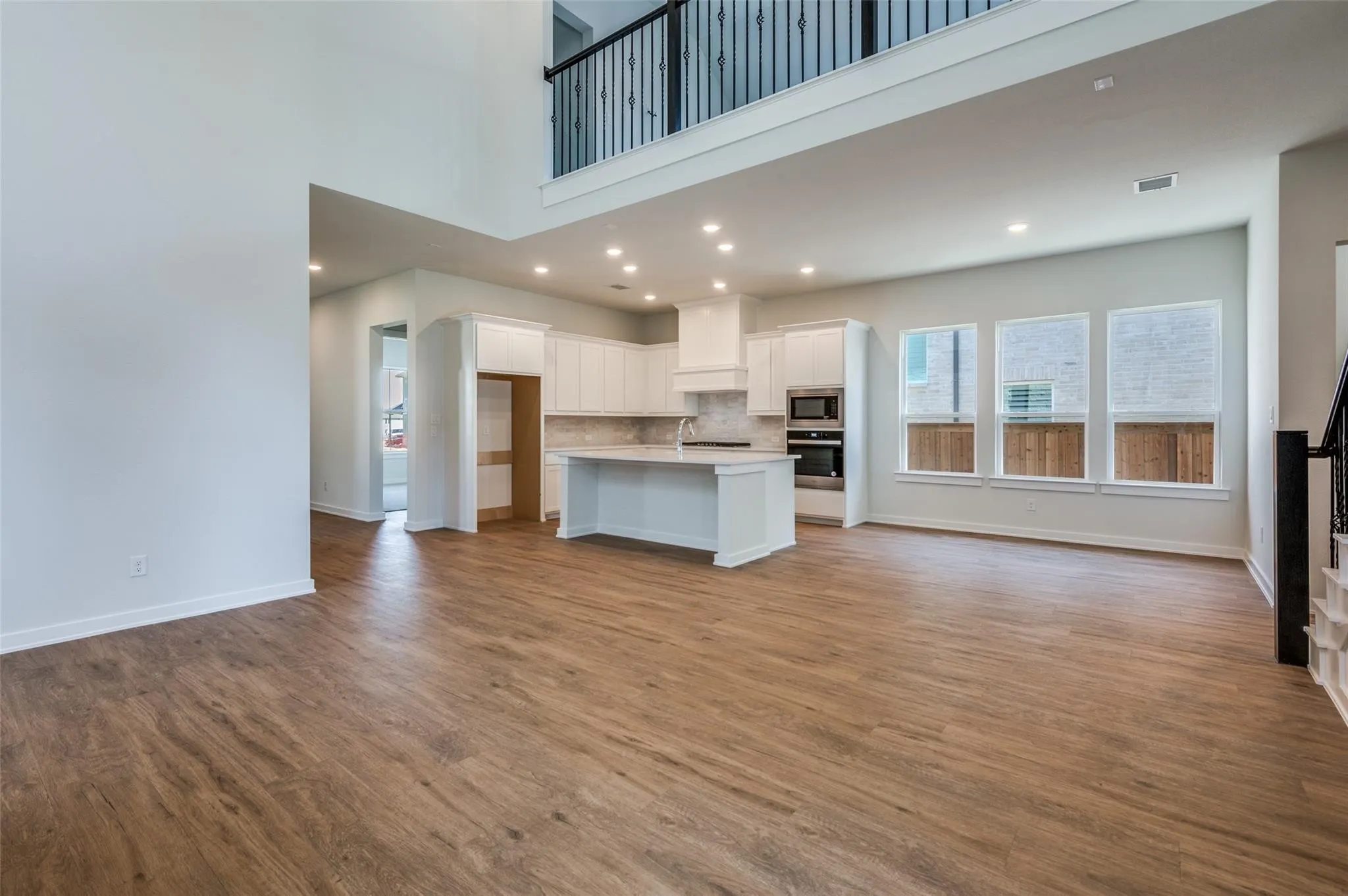 Single Family Residence For Rent in Collin County , 15607 Night Heron Road, Frisco, Texas 75035, 4 Bedroom, 3 Bathroom, 2 Garage spaces, 2,985 Sqft, built in 2024, mls#21402217, Real Estate Agent in Frisco, Homes For Rent in Collin county, Homes For Rent in Frisco, Realtor in Frisco Texas, Real Estate Brokerage Independent Realty Texas, Luminita Cordes Realtor