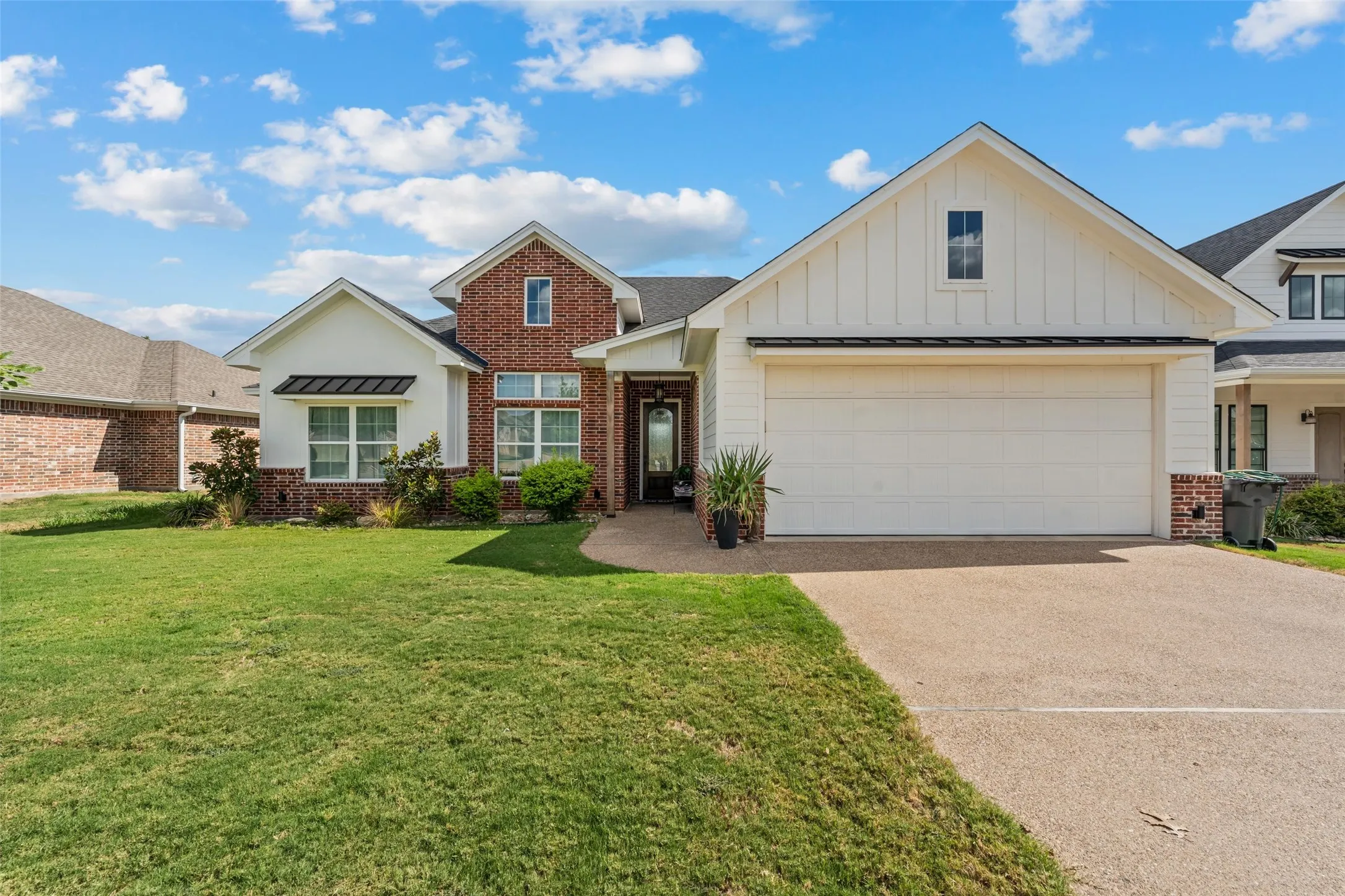 Single Family Residence For Sale in Mc Lennan County , 10413 Fallen Leaf Drive, Waco, Texas 76712, 4 Bedroom, 2 Bathroom, 2 Garage spaces, 2,058 Sqft, built in 2021, mls#21402282, Real Estate Agent in Waco, Homes For Sale in Mc Lennan county, Homes For Sale in Waco, Realtor in Waco Texas, Real Estate Brokerage Independent Realty Texas, Luminita Cordes Realtor