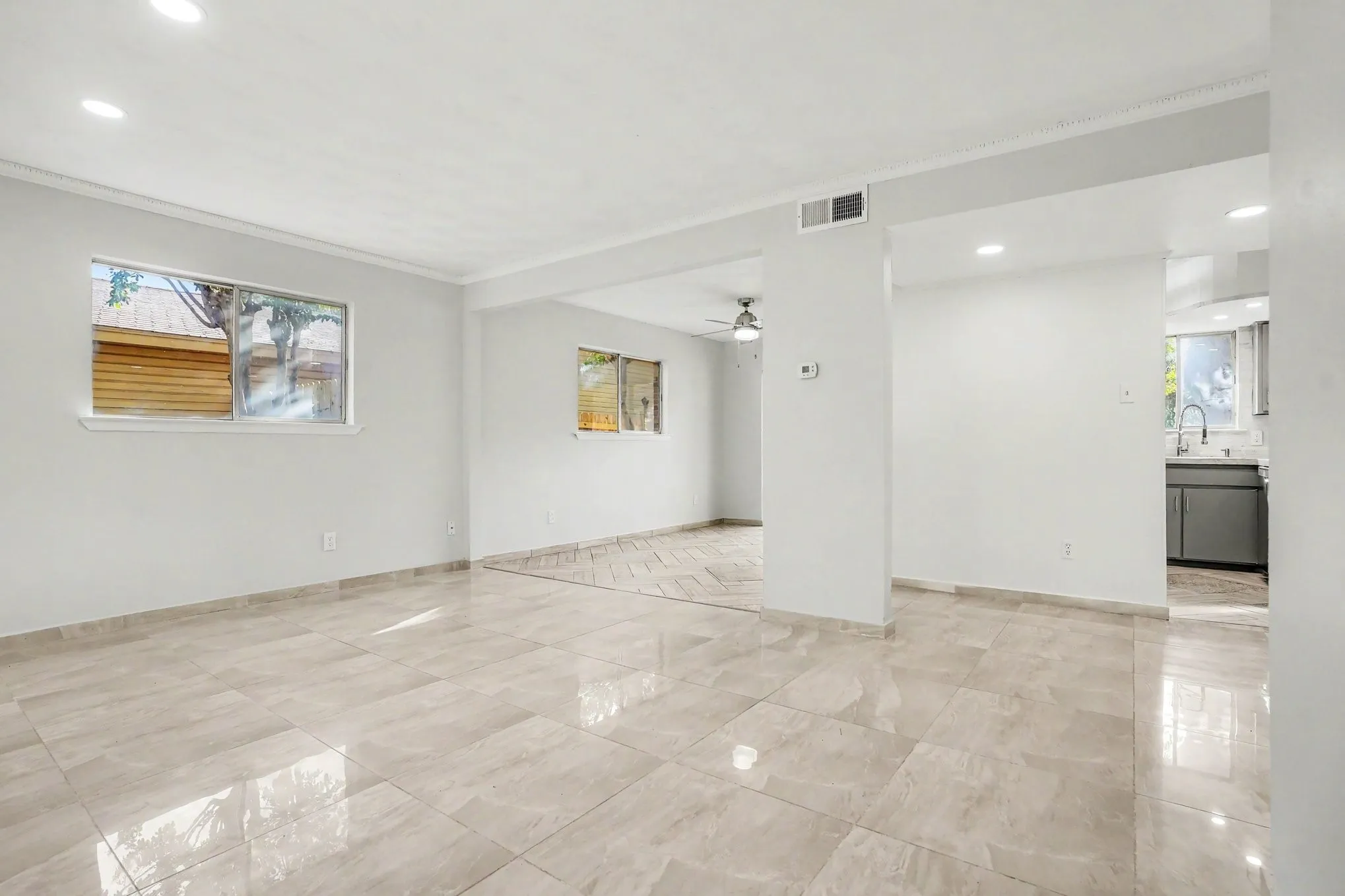 Single Family Residence For Sale in Tarrant County , 1404 Tatum Drive, Arlington, Texas 76012, 4 Bedroom, 2 Bathroom, 2 Garage spaces, 1,748 Sqft, built in 1962, mls#21402124, Real Estate Agent in Arlington, Homes For Sale in Tarrant county, Homes For Sale in Arlington, Realtor in Arlington Texas, Real Estate Brokerage Independent Realty Texas, Luminita Cordes Realtor