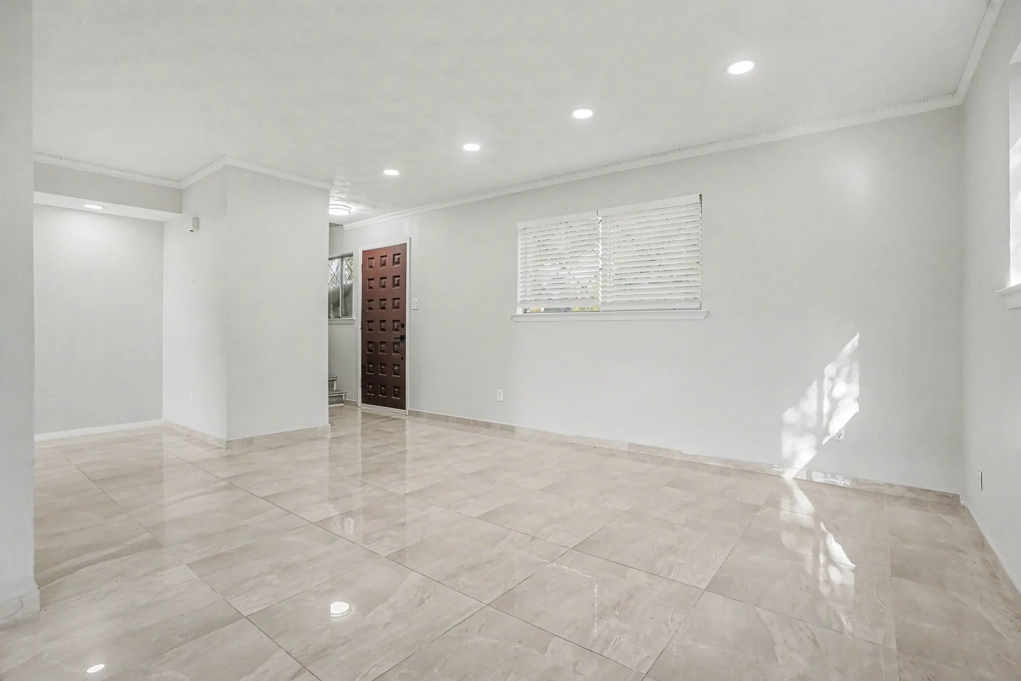 Single Family Residence For Sale in Tarrant County , 1404 Tatum Drive, Arlington, Texas 76012, 4 Bedroom, 2 Bathroom, 2 Garage spaces, 1,748 Sqft, built in 1962, mls#21402124, Real Estate Agent in Arlington, Homes For Sale in Tarrant county, Homes For Sale in Arlington, Realtor in Arlington Texas, Real Estate Brokerage Independent Realty Texas, Luminita Cordes Realtor