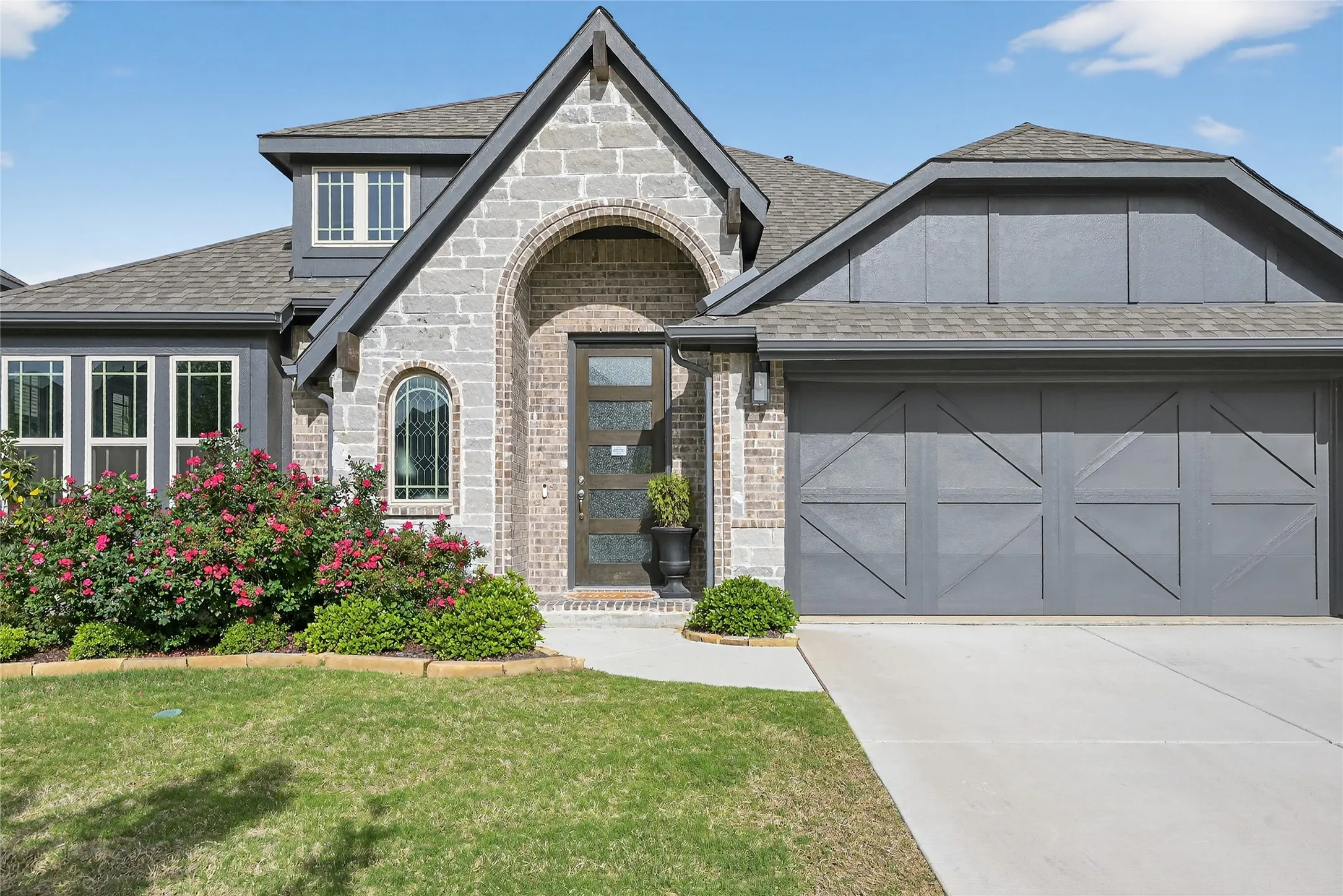 Single Family Residence For Rent in Denton County , 7213 Cherry Blossom Lane, Little Elm, Texas 76227, 4 Bedroom, 3 Bathroom, 2 Garage spaces, 2,461 Sqft, built in 2023, mls#21402337, Real Estate Agent in Little Elm, Homes For Rent in Denton county, Homes For Rent in Little Elm, Realtor in Little Elm Texas, Real Estate Brokerage Independent Realty Texas, Luminita Cordes Realtor