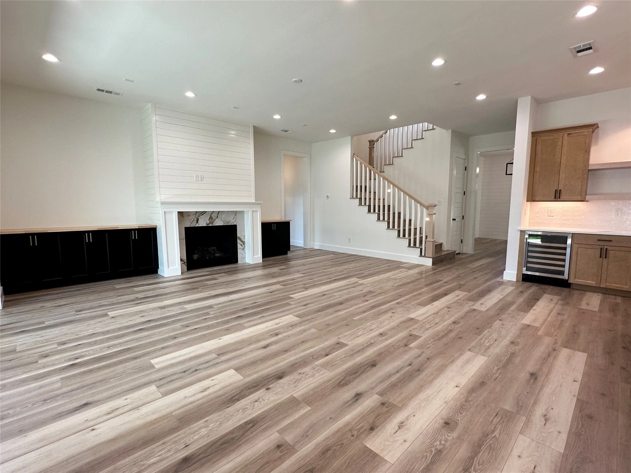 Single Family Residence For Rent in Dallas County , 3908 Rochelle Drive, Dallas, Texas 75220, 4 Bedroom, 4 Bathroom, 2 Garage spaces, 4,281 Sqft, built in 2024, mls#21402352, Real Estate Agent in Dallas, Homes For Rent in Dallas county, Homes For Rent in Dallas, Realtor in Dallas Texas, Real Estate Brokerage Independent Realty Texas, Luminita Cordes Realtor