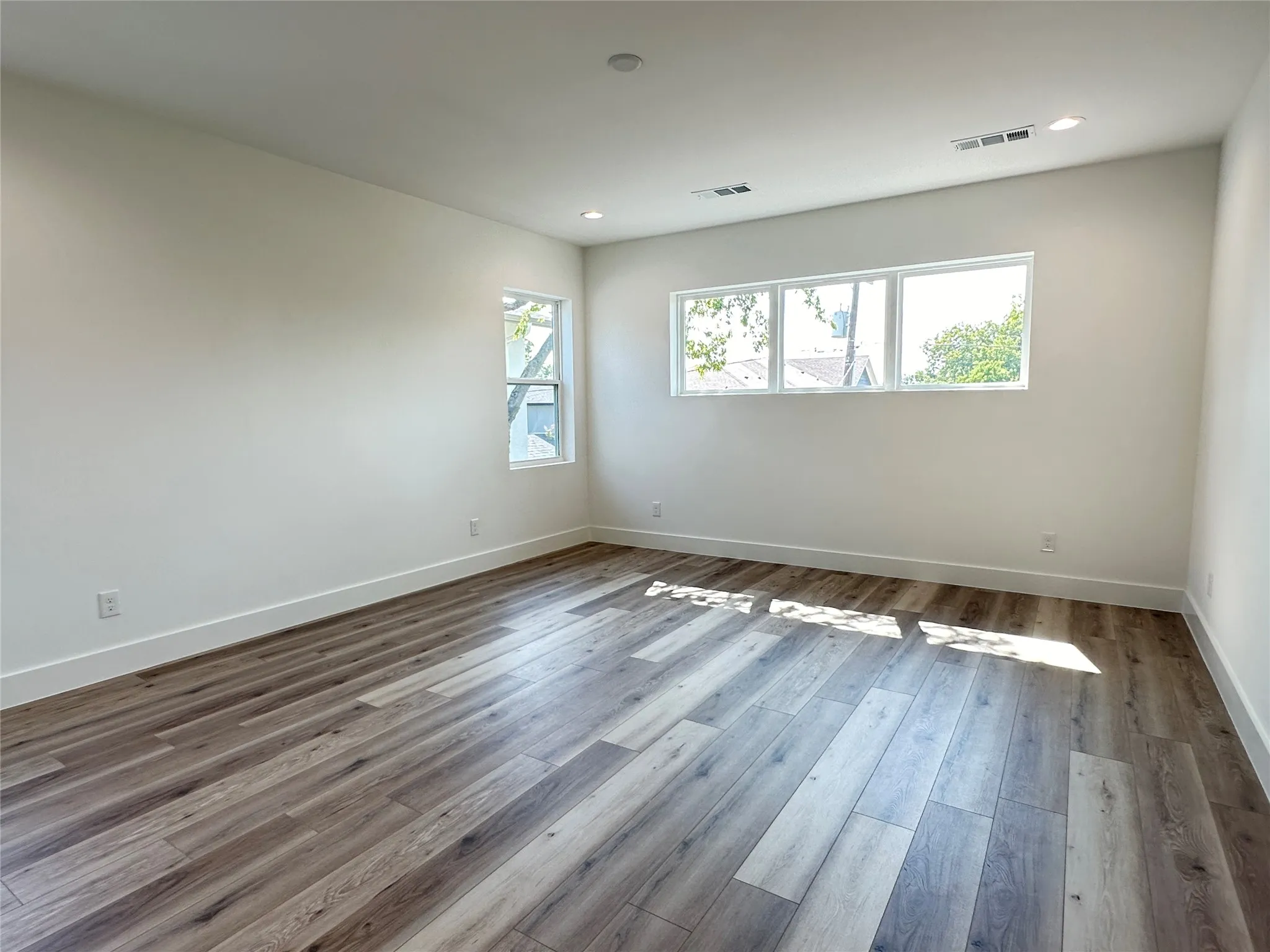 Single Family Residence For Rent in Dallas County , 3908 Rochelle Drive, Dallas, Texas 75220, 4 Bedroom, 4 Bathroom, 2 Garage spaces, 4,281 Sqft, built in 2024, mls#21402352, Real Estate Agent in Dallas, Homes For Rent in Dallas county, Homes For Rent in Dallas, Realtor in Dallas Texas, Real Estate Brokerage Independent Realty Texas, Luminita Cordes Realtor
