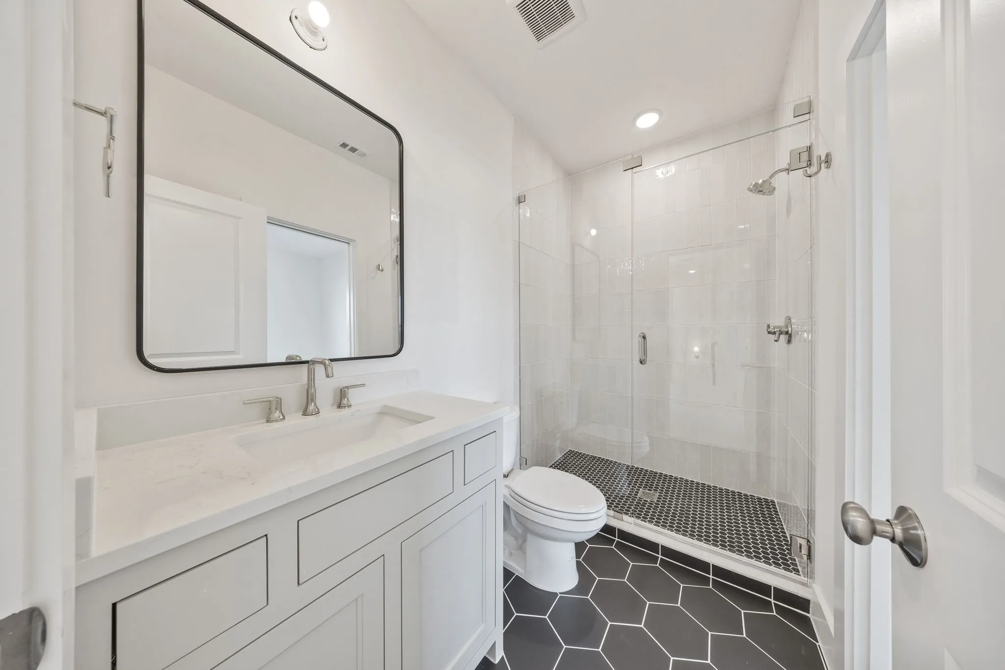 Single Family Residence For Sale in Rockwall County , 313 Chapel View Court, Heath, Texas 75032, 5 Bedroom, 6 Bathroom, 3 Garage spaces, 6,197 Sqft, built in 2026, mls#21402355, Real Estate Agent in Heath, Homes For Sale in Rockwall county, Homes For Sale in Heath, Realtor in Heath Texas, Real Estate Brokerage Independent Realty Texas, Luminita Cordes Realtor