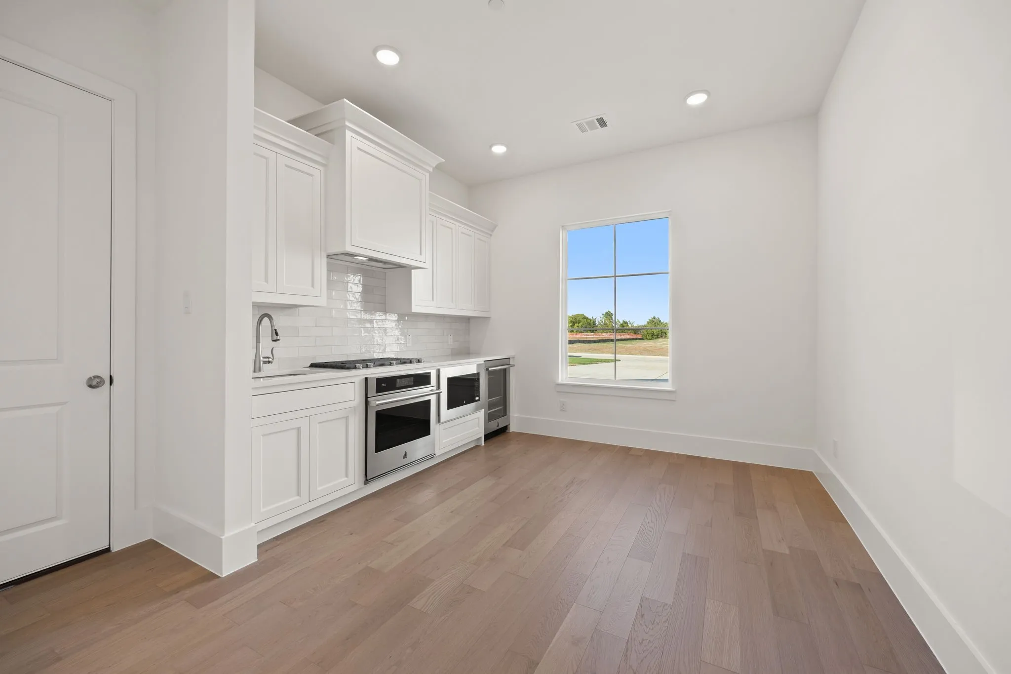 Single Family Residence For Sale in Rockwall County , 313 Chapel View Court, Heath, Texas 75032, 5 Bedroom, 6 Bathroom, 3 Garage spaces, 6,197 Sqft, built in 2026, mls#21402355, Real Estate Agent in Heath, Homes For Sale in Rockwall county, Homes For Sale in Heath, Realtor in Heath Texas, Real Estate Brokerage Independent Realty Texas, Luminita Cordes Realtor