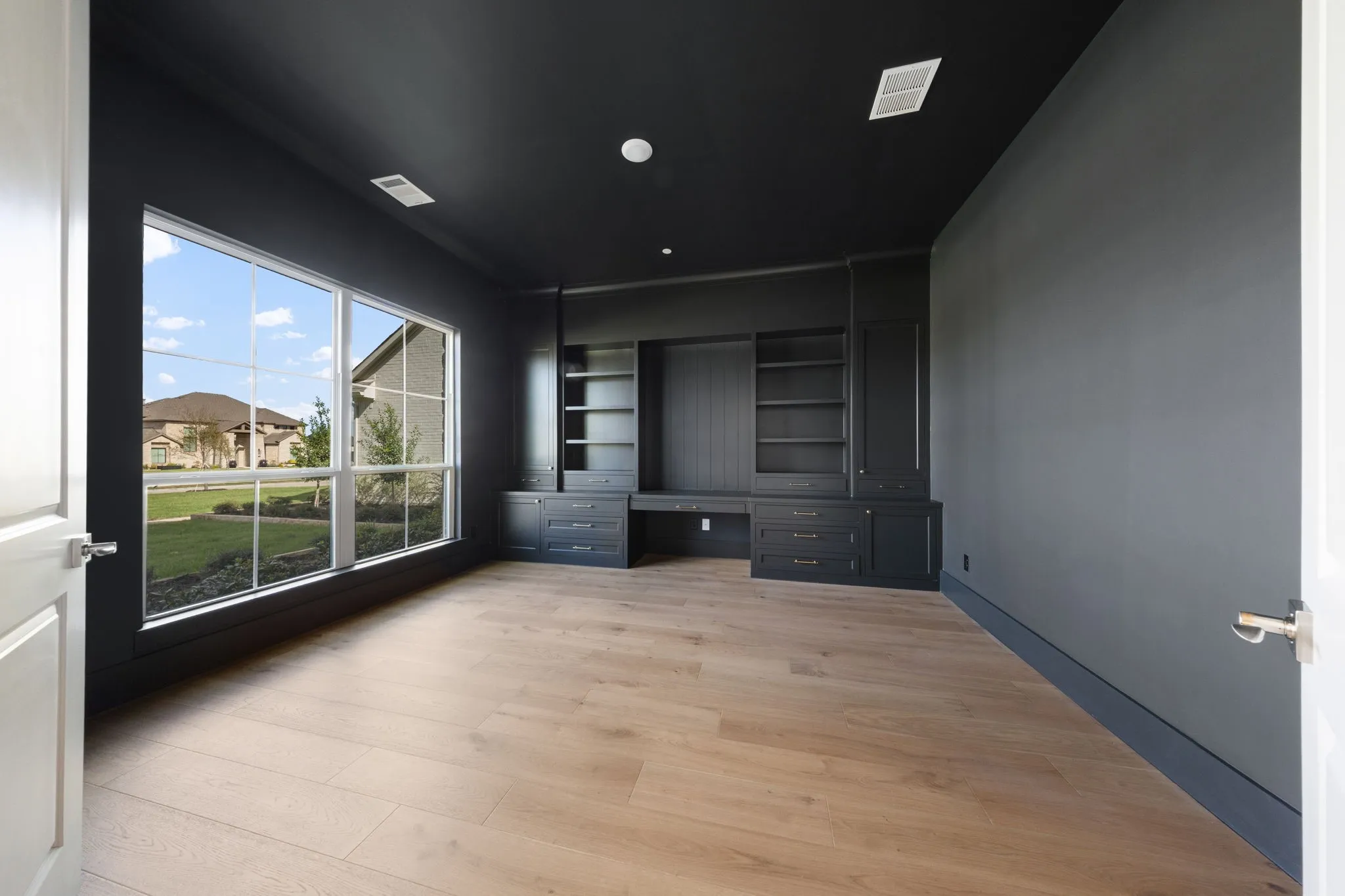 Single Family Residence For Sale in Rockwall County , 313 Chapel View Court, Heath, Texas 75032, 5 Bedroom, 6 Bathroom, 3 Garage spaces, 6,197 Sqft, built in 2026, mls#21402355, Real Estate Agent in Heath, Homes For Sale in Rockwall county, Homes For Sale in Heath, Realtor in Heath Texas, Real Estate Brokerage Independent Realty Texas, Luminita Cordes Realtor